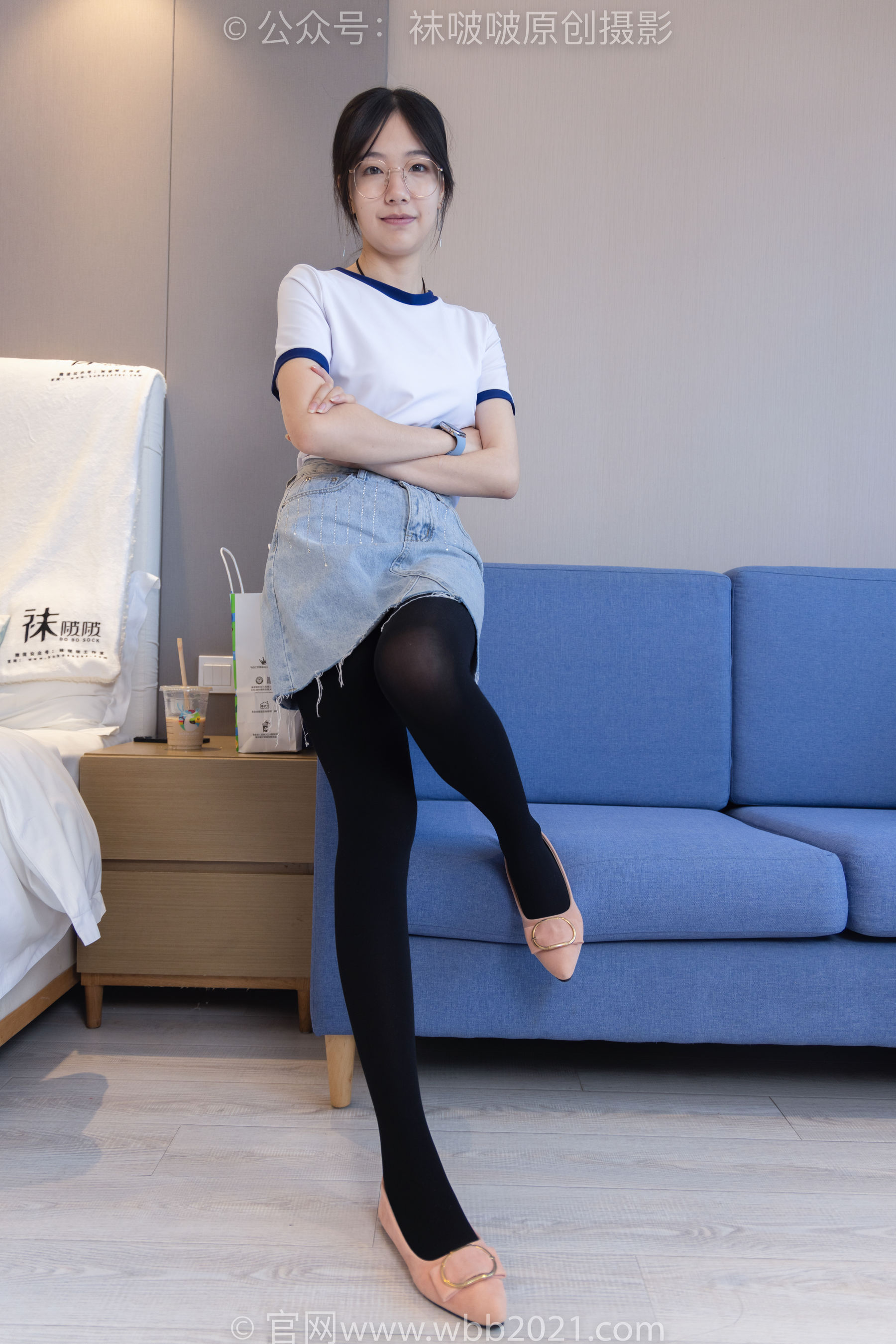 BoBoSocks袜啵啵 No.447 小甜豆 平底鞋、厚黑丝、踩方便面、圣女果、橘子、巧克力蛋糕剧情/(140P)