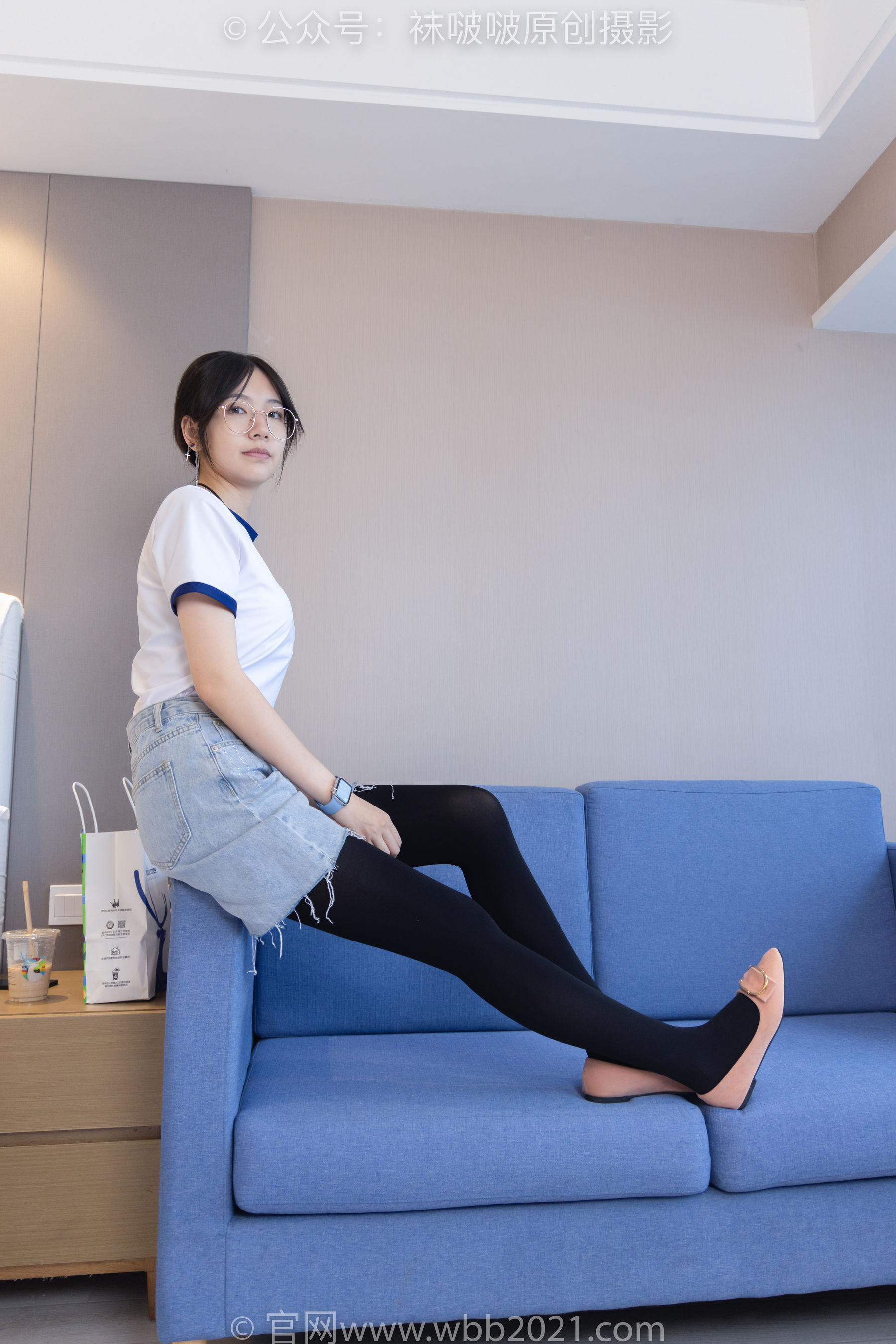 BoBoSocks袜啵啵 No.447 小甜豆 平底鞋、厚黑丝、踩方便面、圣女果、橘子、巧克力蛋糕剧情/(140P)