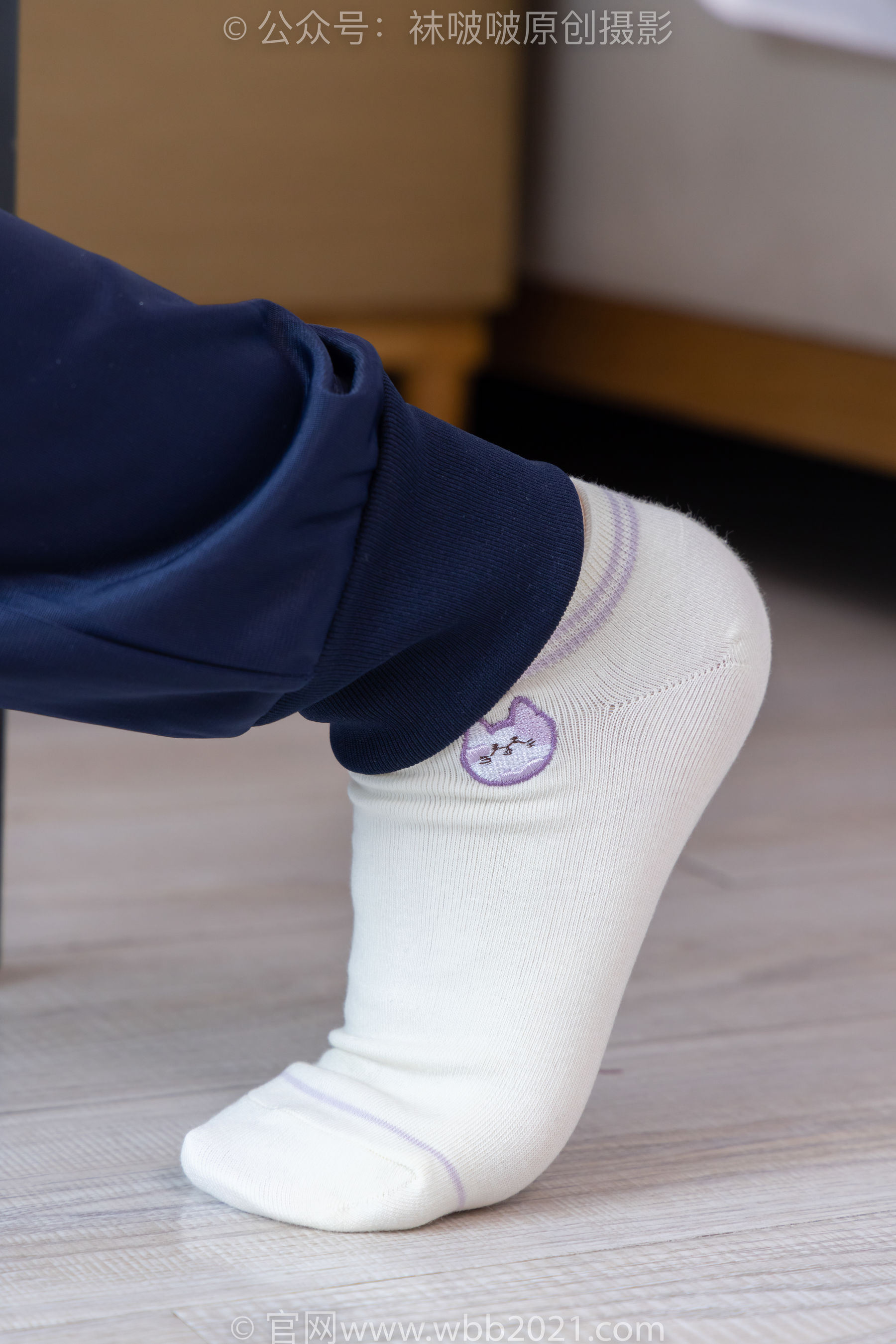 BoBoSocks袜啵啵 No.446 甜甜圈 板鞋、白棉袜、白丝、校服裤里丝/(150P)
