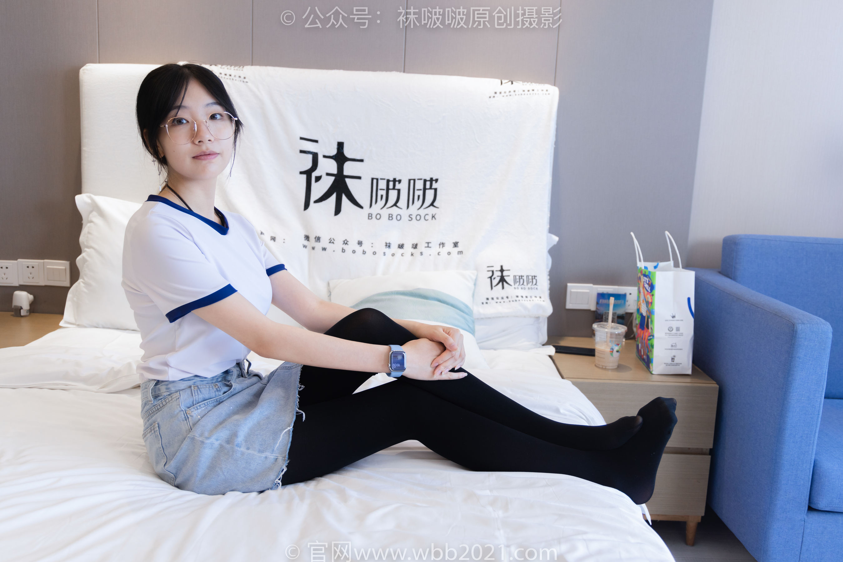 BoBoSocks袜啵啵 No.447 小甜豆 平底鞋、厚黑丝、踩方便面、圣女果、橘子、巧克力蛋糕剧情/(140P)