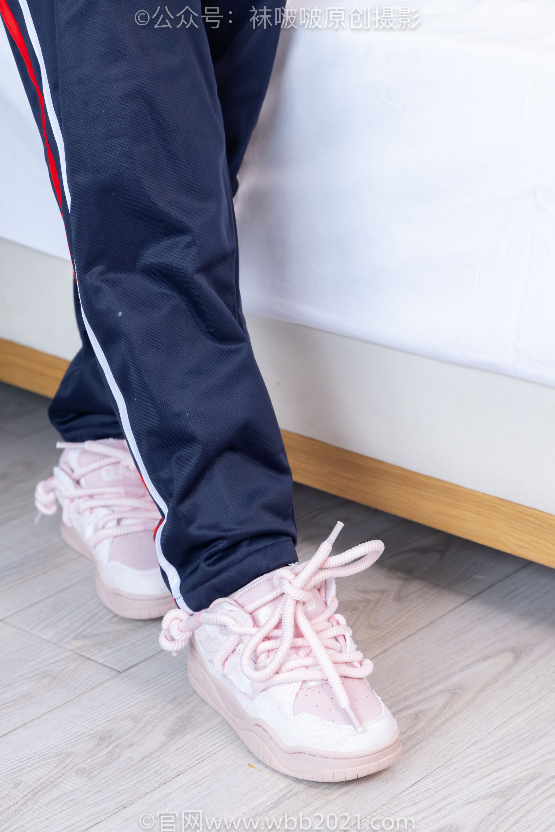 BoBoSocks袜啵啵 No.458 甜甜圈 -板鞋、白棉袜、肉丝、校服裤里丝/(150P)