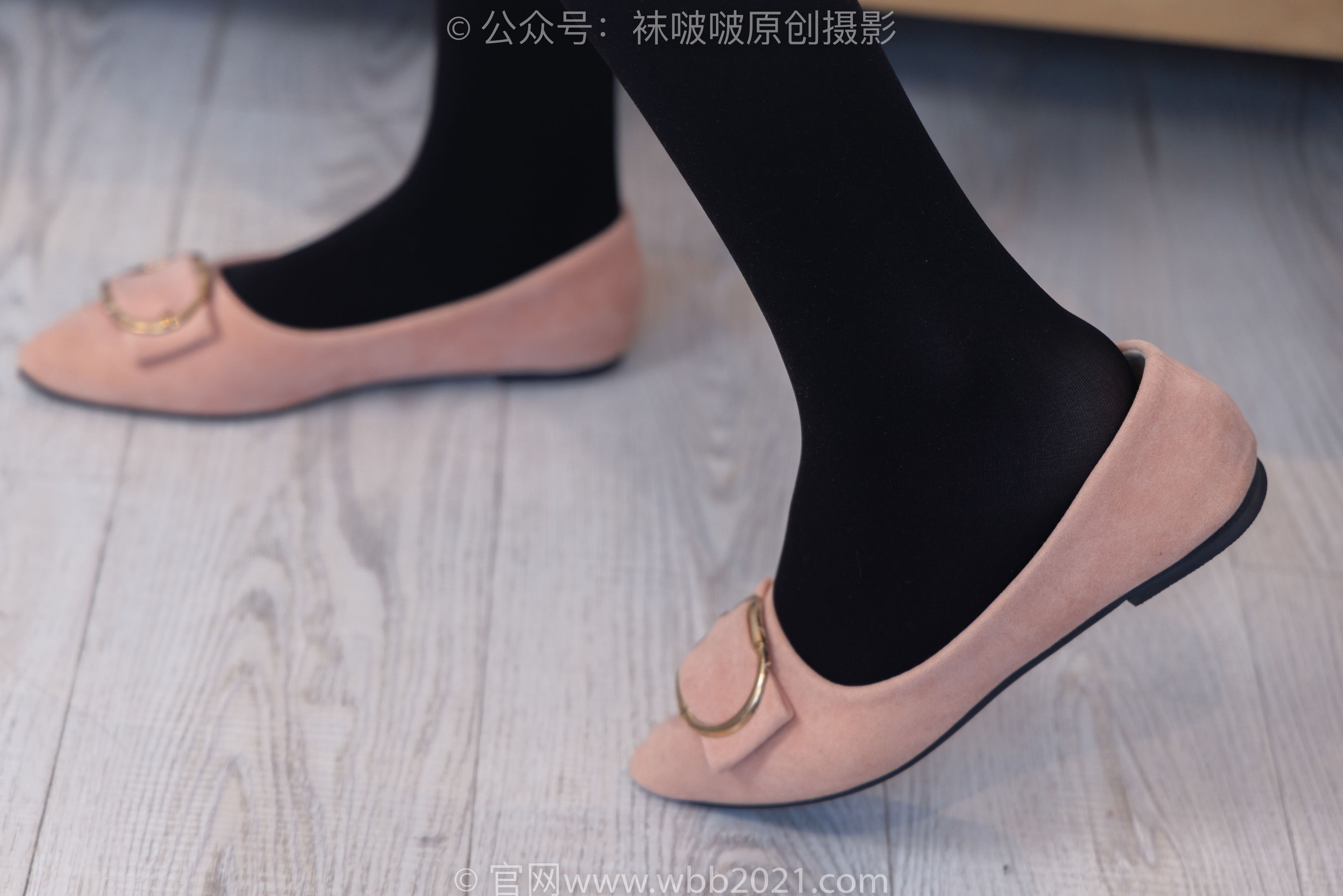 BoBoSocks袜啵啵 No.447 小甜豆 平底鞋、厚黑丝、踩方便面、圣女果、橘子、巧克力蛋糕剧情/(140P)