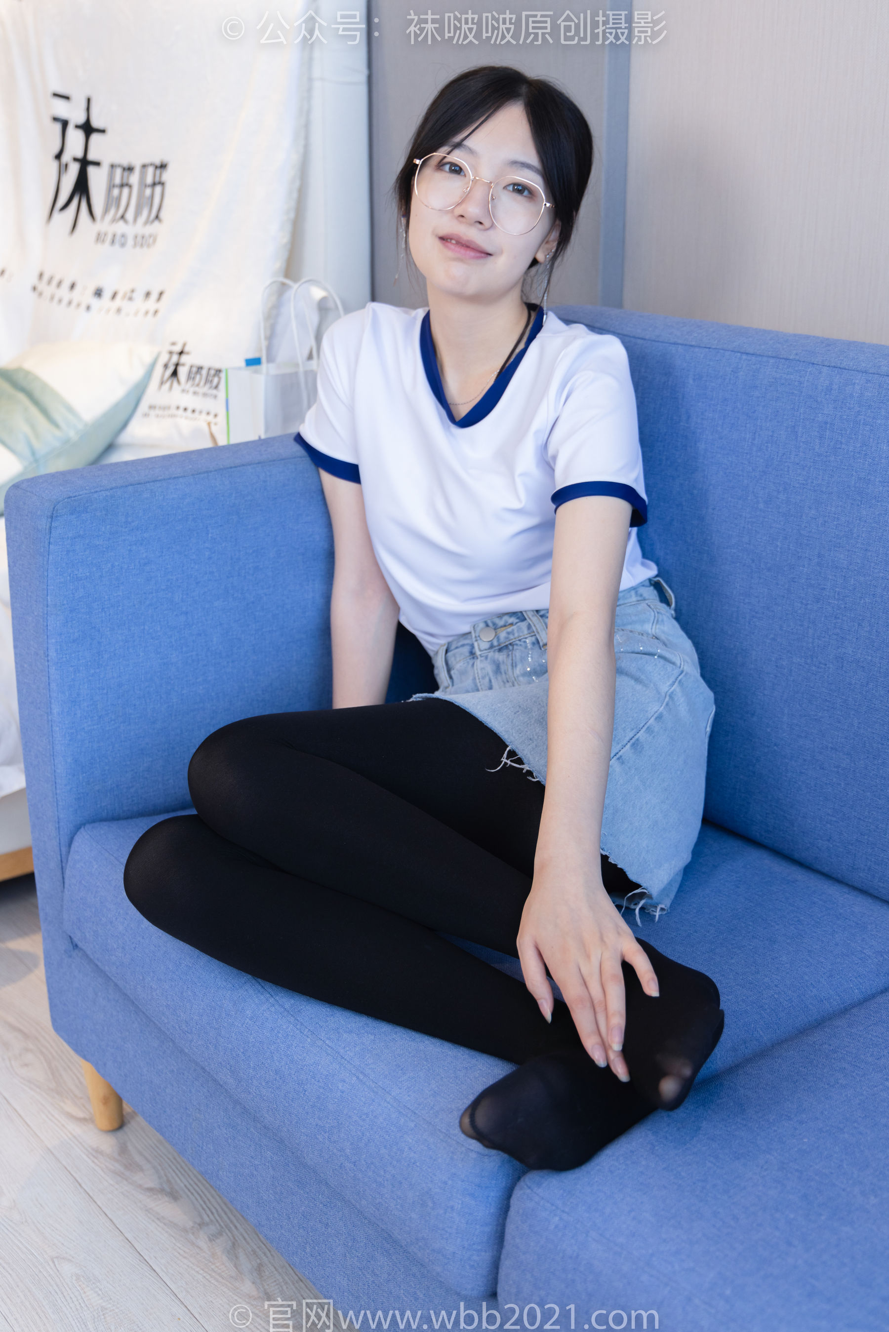 BoBoSocks袜啵啵 No.447 小甜豆 平底鞋、厚黑丝、踩方便面、圣女果、橘子、巧克力蛋糕剧情/(140P)