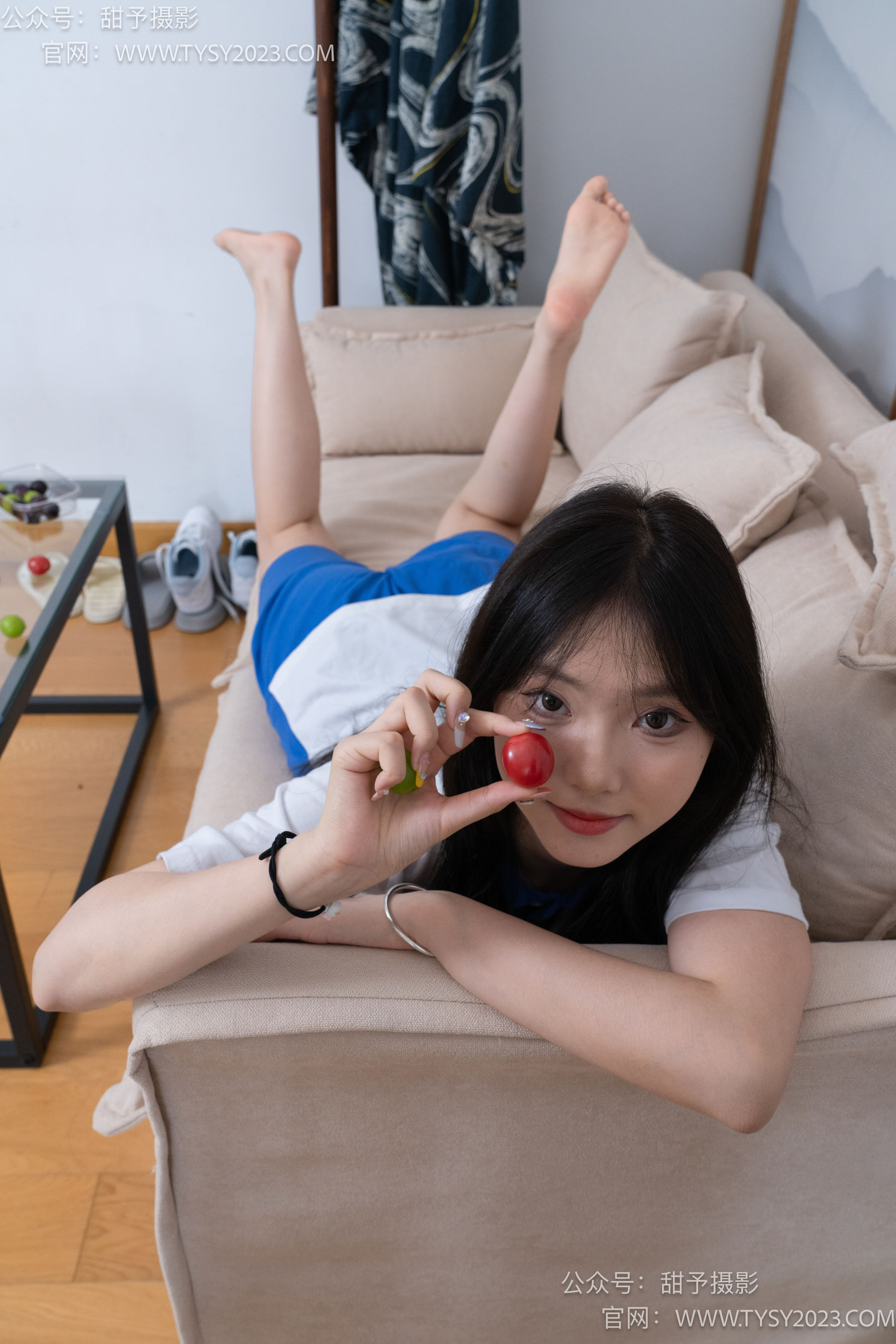 甜予摄影 No.080 璇璇 -校服、板鞋、裸足、光脚踩小西红柿葡萄的剧情/(128P)