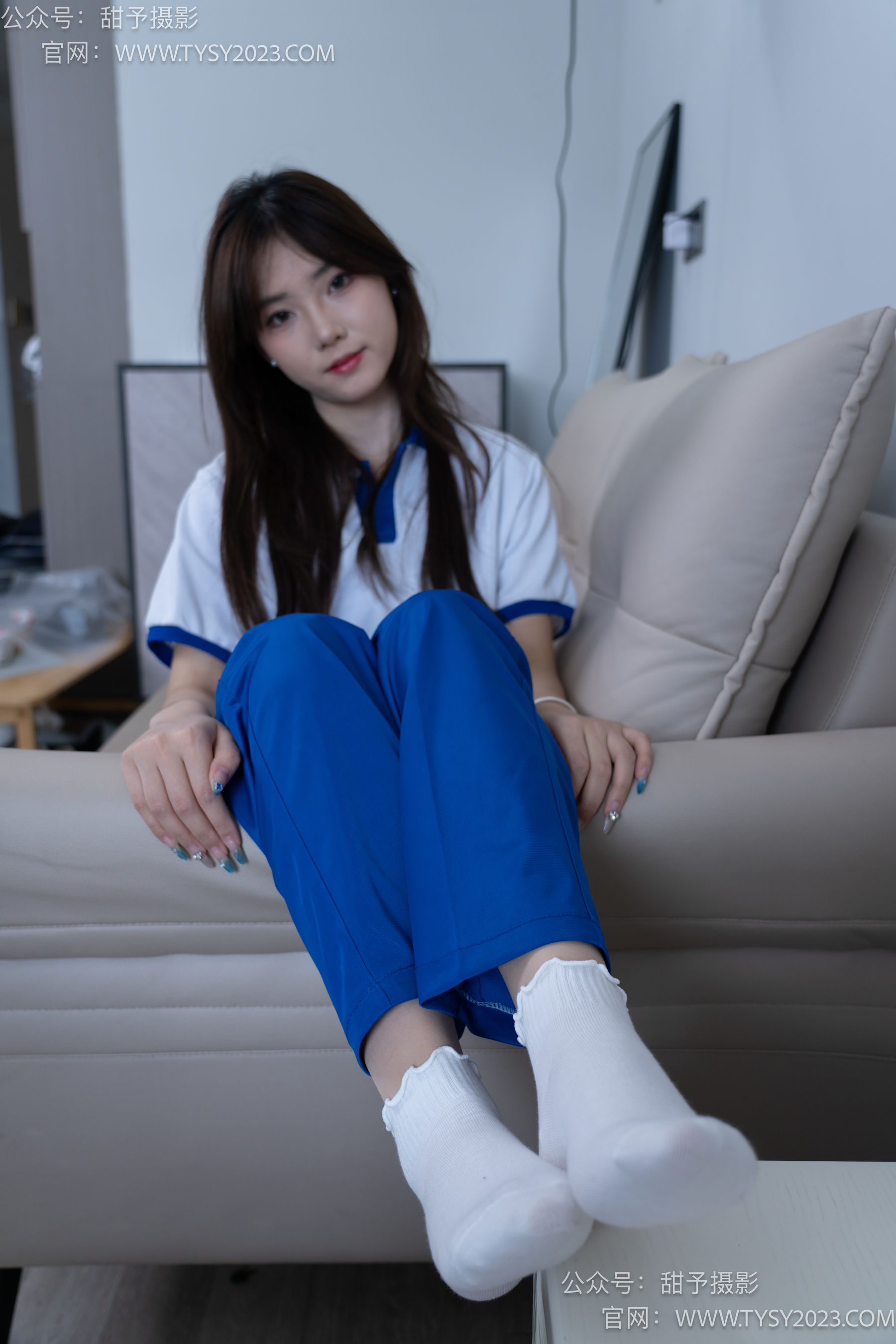甜予摄影 No.098 璇璇 -校服、板鞋、白棉袜、肉丝（脚尖加固款）/(135P)