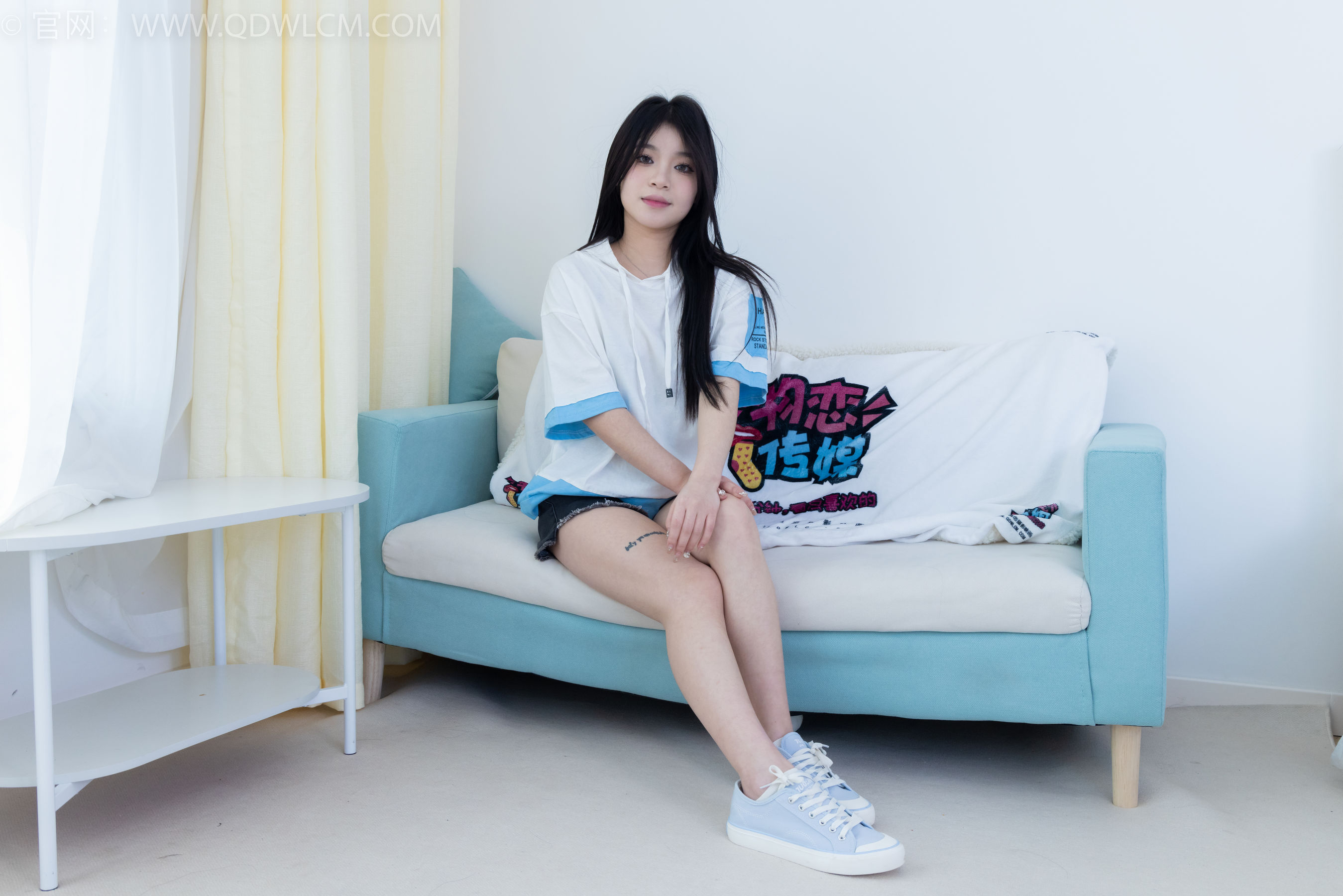 物恋传媒 No.2176 闪闪 -牵你的手/(180P)