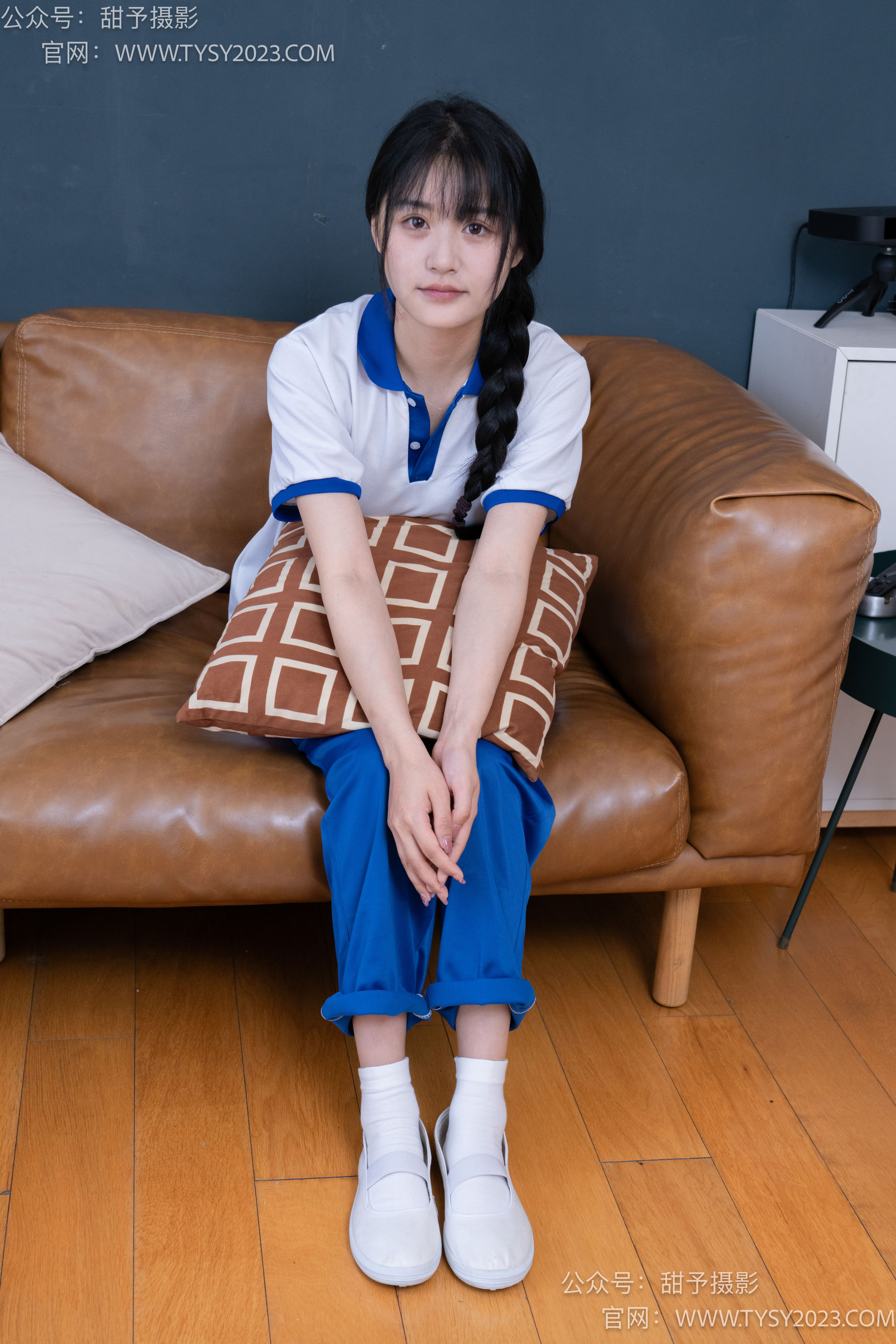 甜予摄影 No.091 澜澜 -校服、白布鞋、板鞋、白棉袜、短肉丝、裸足/(135P)
