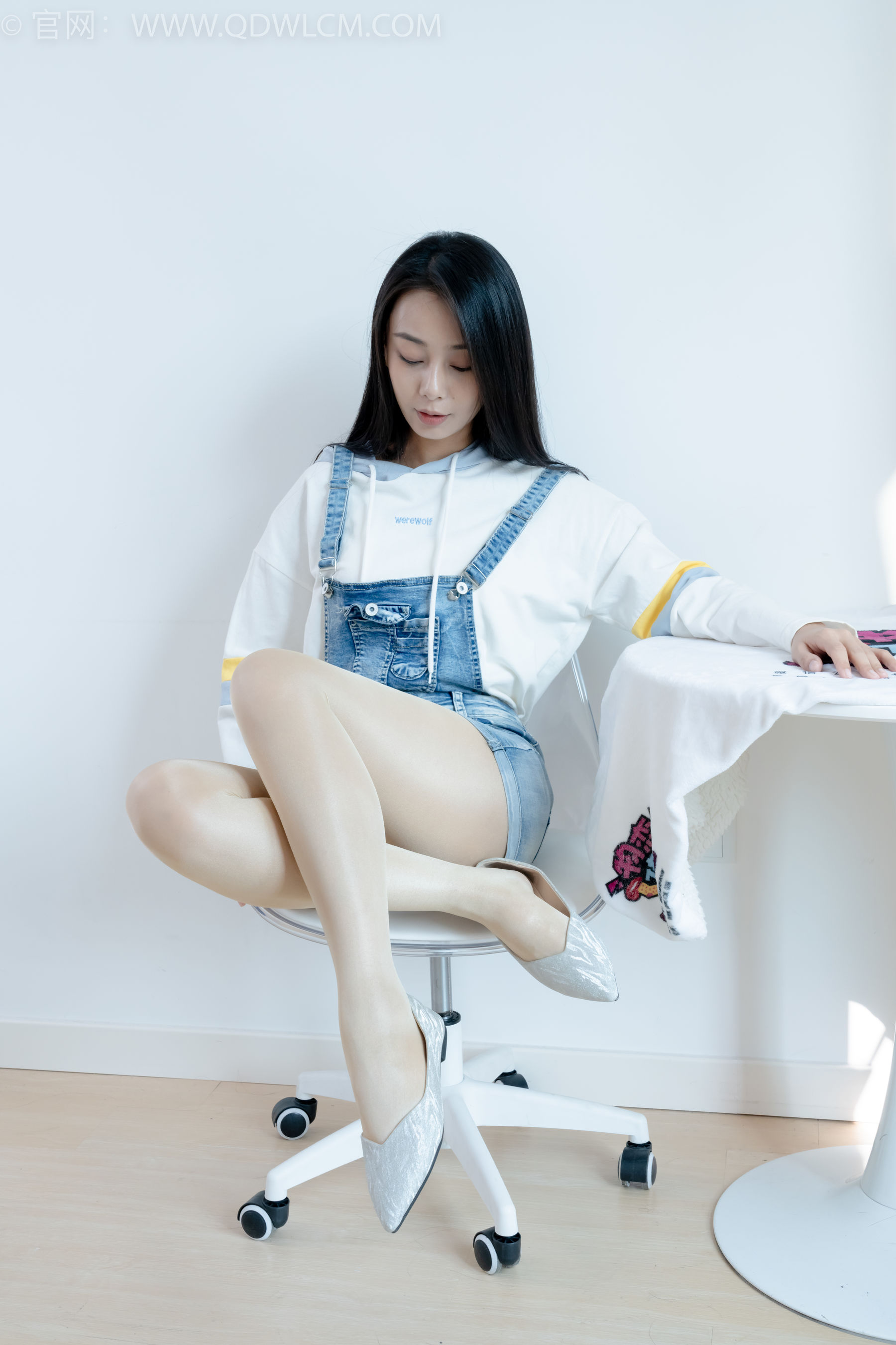 物恋传媒 No.2173 兰兰 -初秋的街头/(165P)