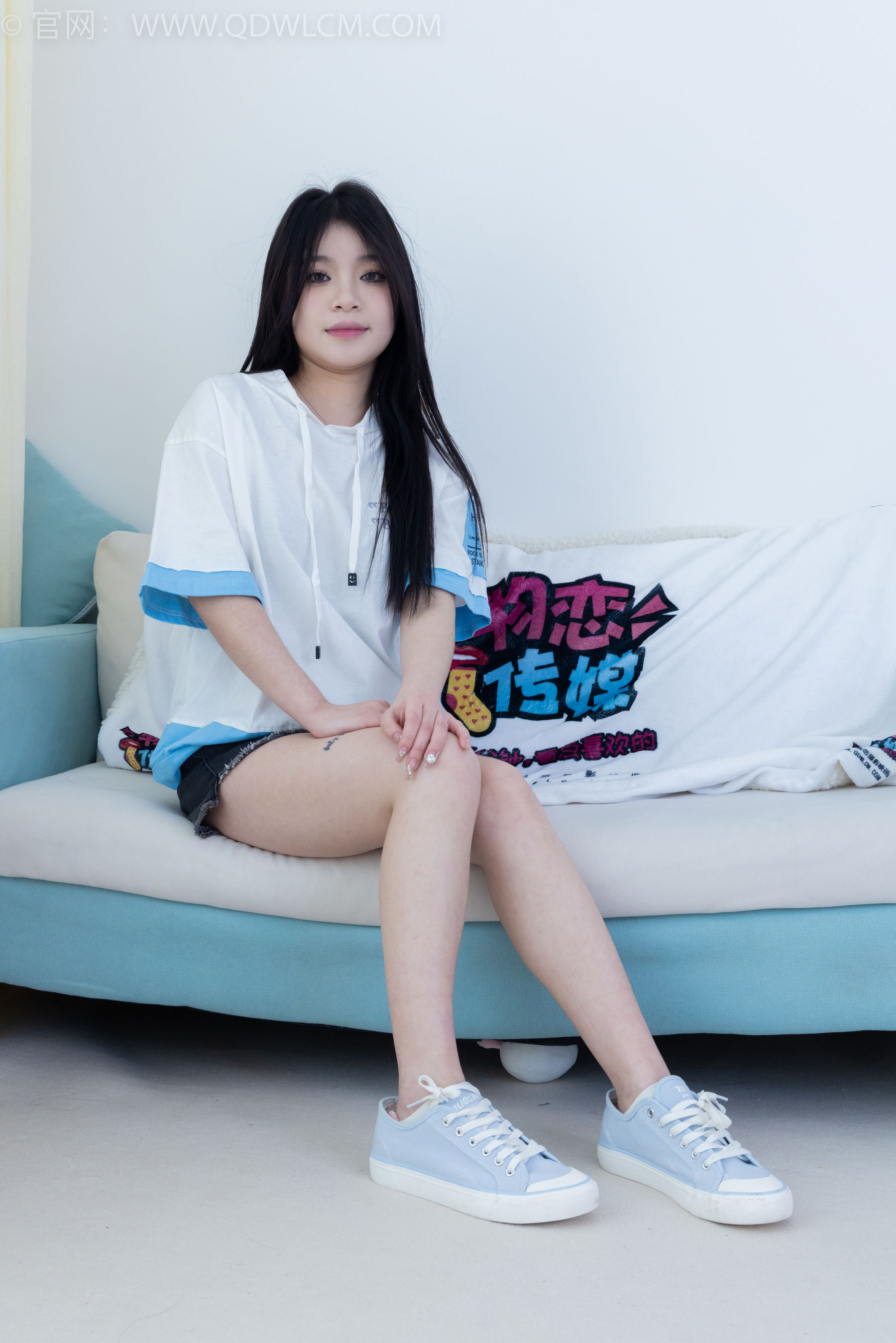 物恋传媒 No.2176 闪闪 -牵你的手/(180P)