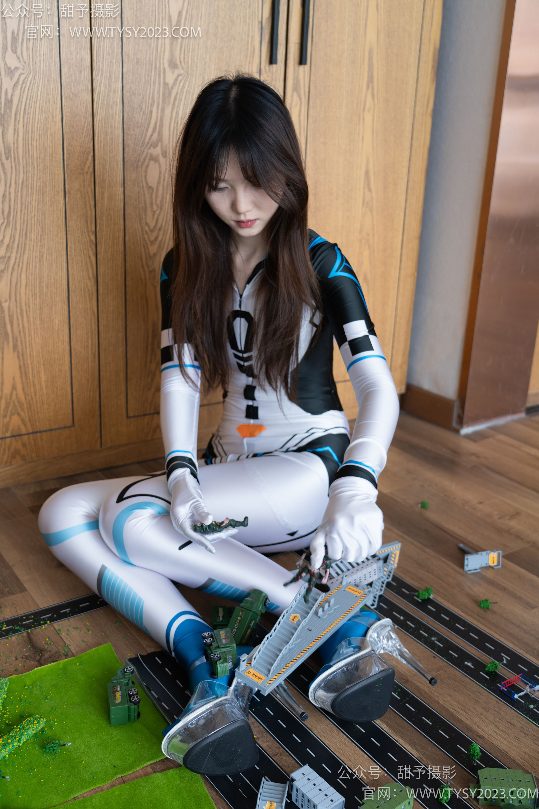 甜予摄影 No.092 璇璇 -连脚cos服、透明高跟鞋、小人国剧情/(140P)