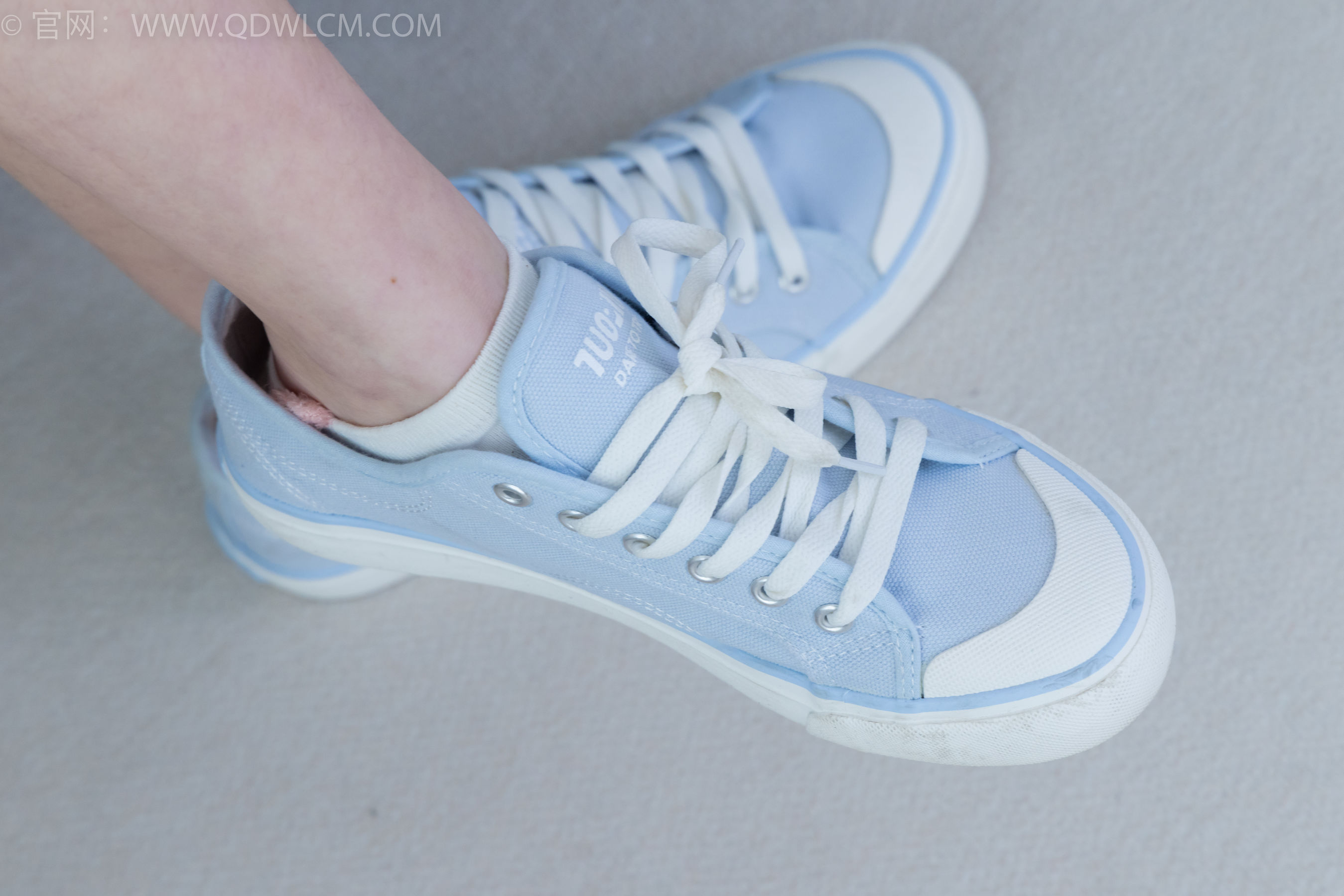 物恋传媒 No.2176 闪闪 -牵你的手/(180P)