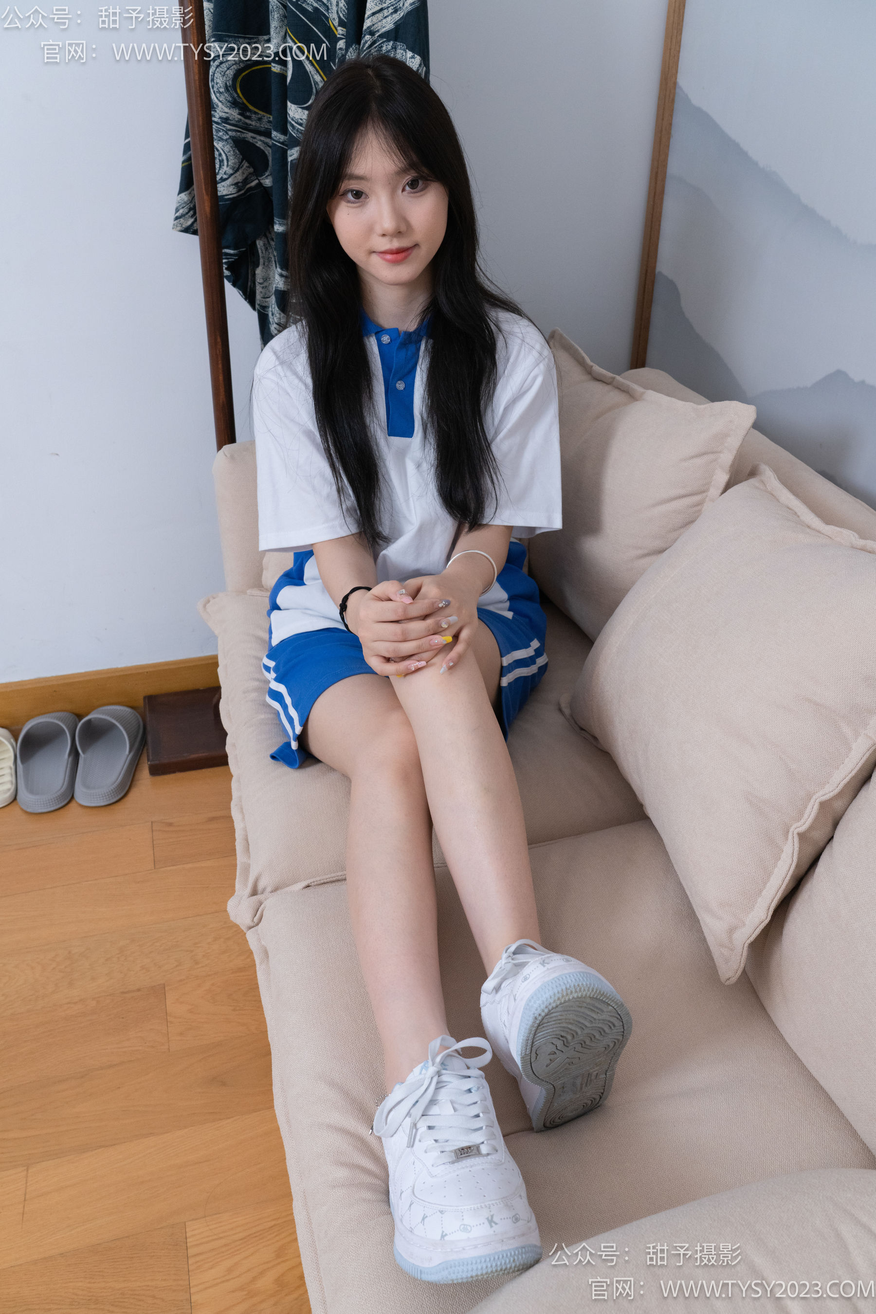 甜予摄影 No.080 璇璇 -校服、板鞋、裸足、光脚踩小西红柿葡萄的剧情/(128P)