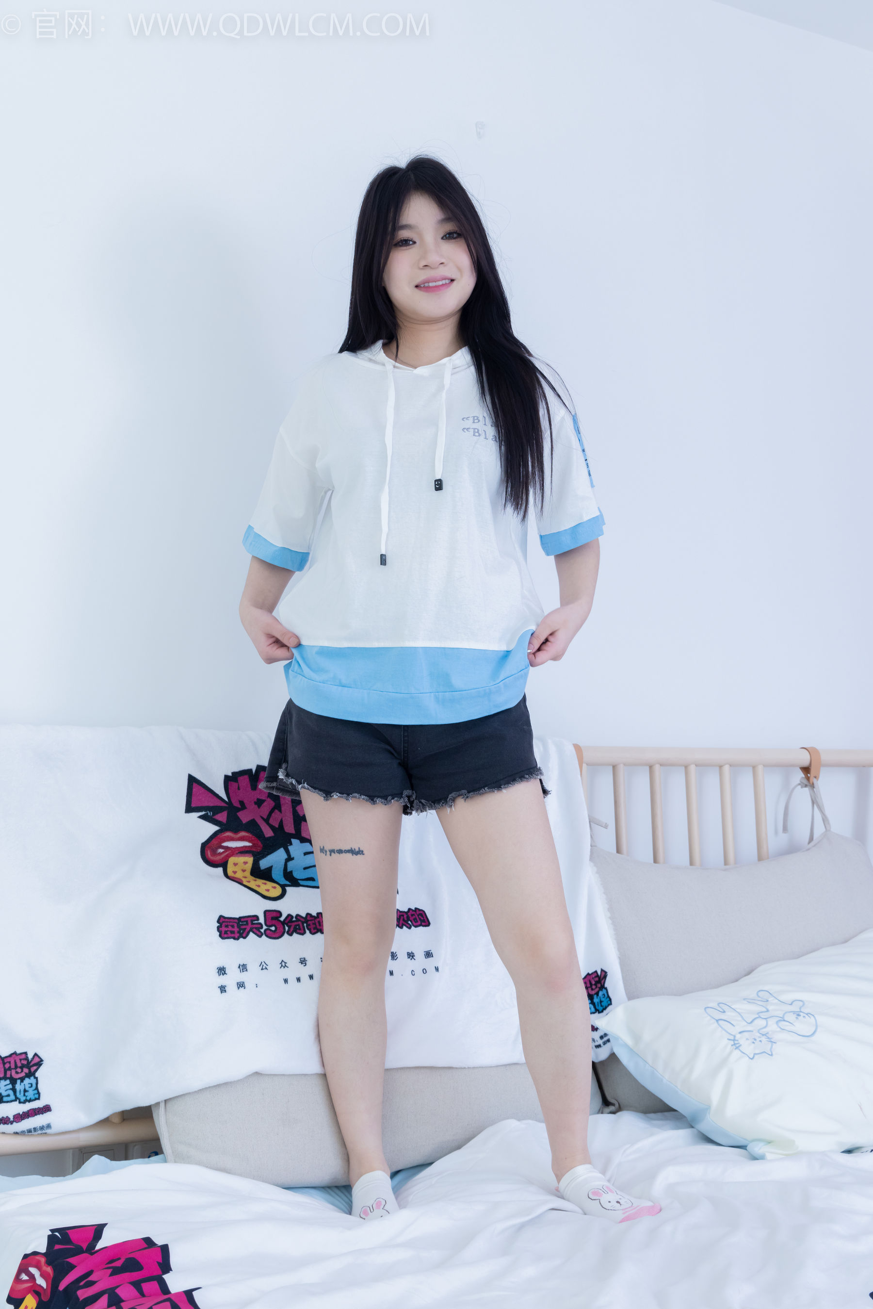 物恋传媒 No.2176 闪闪 -牵你的手/(180P)