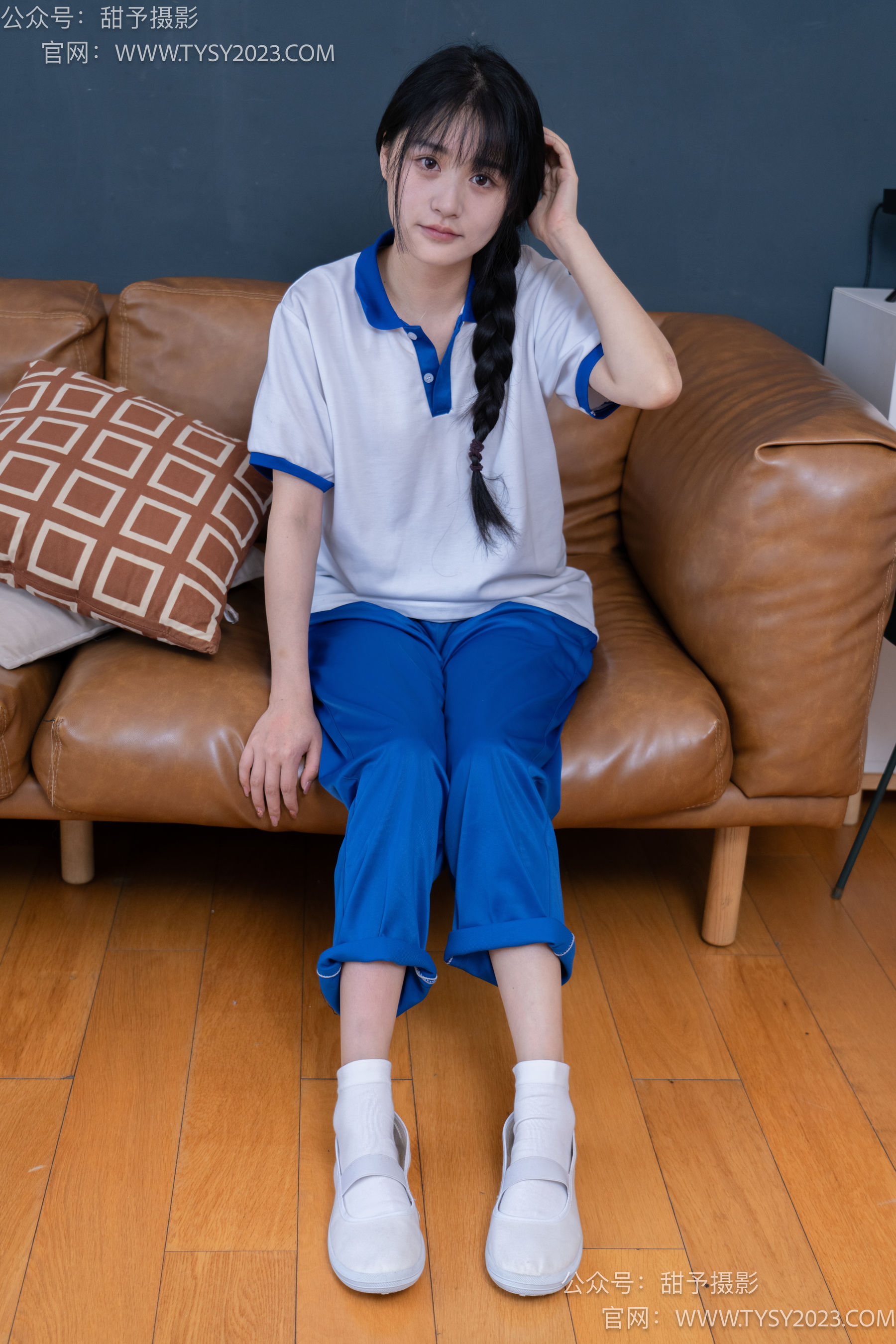 甜予摄影 No.091 澜澜 -校服、白布鞋、板鞋、白棉袜、短肉丝、裸足/(135P)