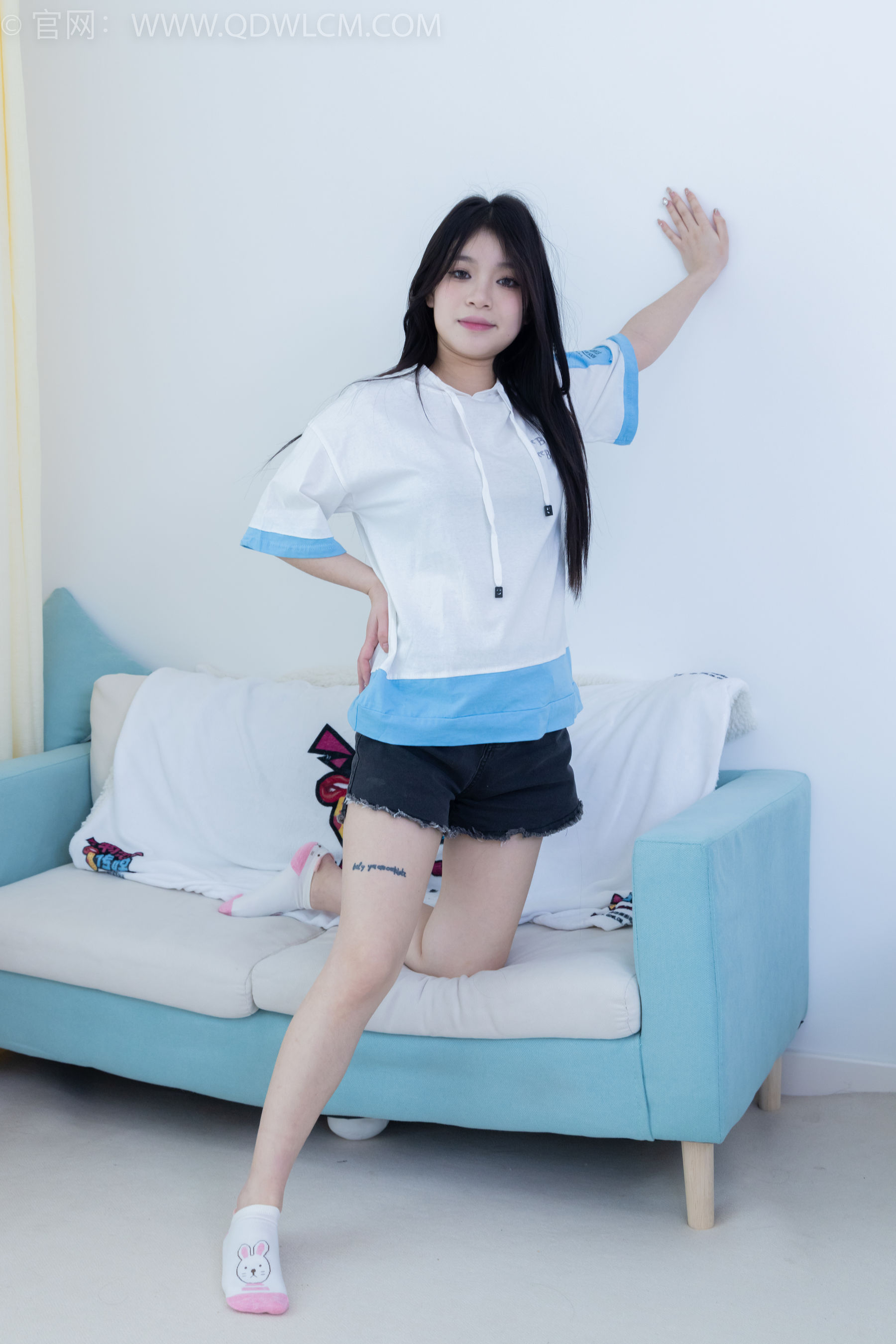 物恋传媒 No.2176 闪闪 -牵你的手/(180P)