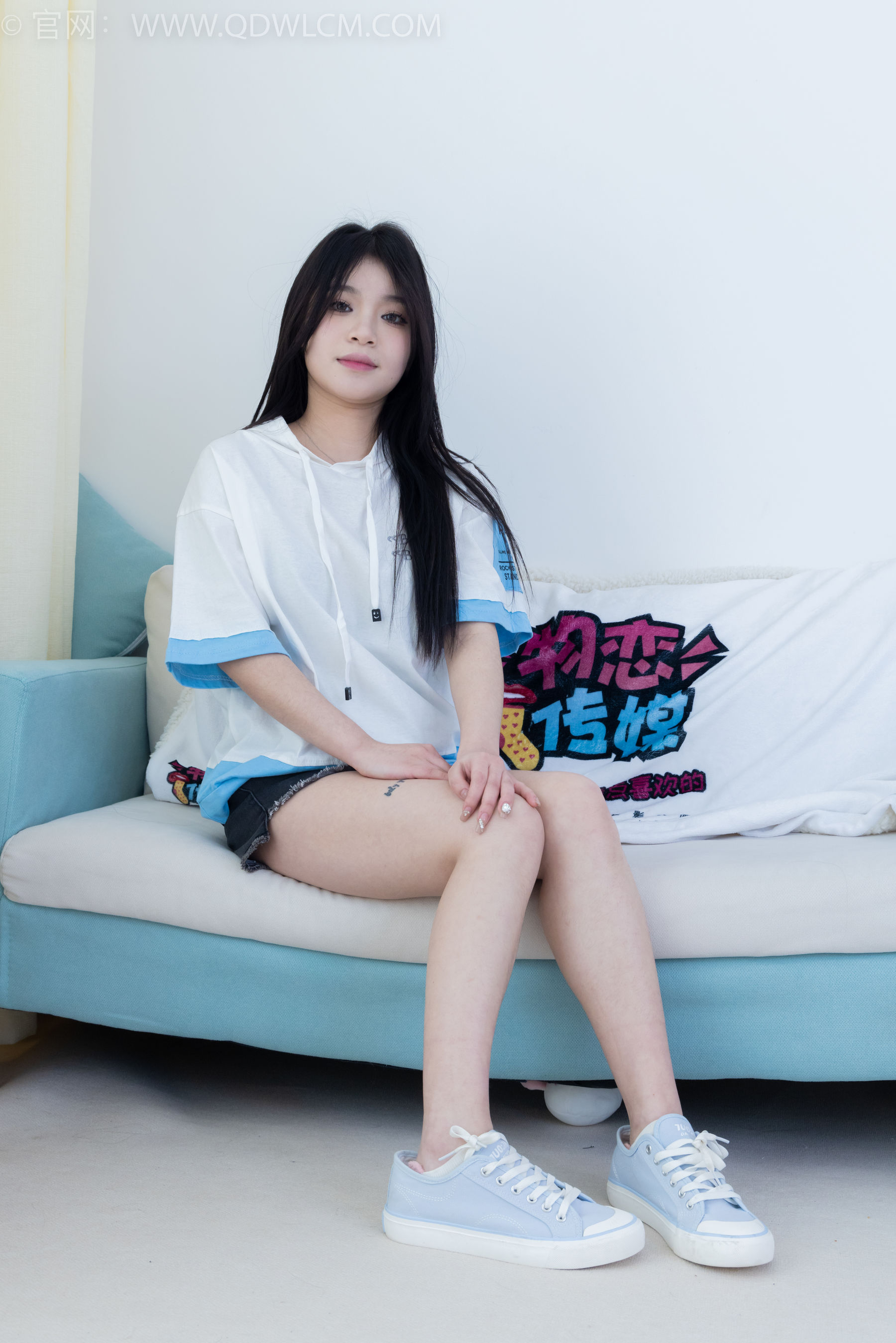 物恋传媒 No.2176 闪闪 -牵你的手/(180P)