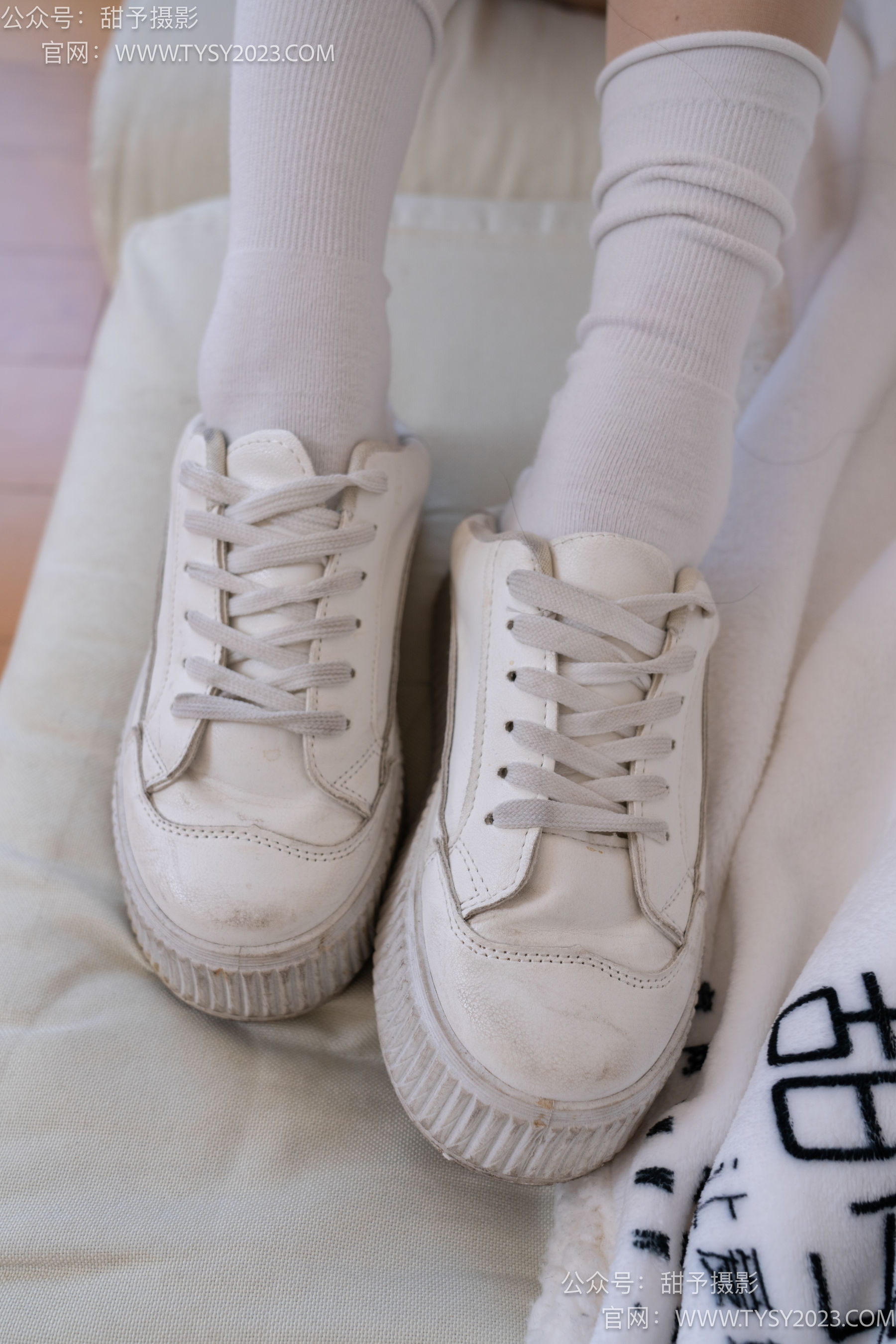 甜予摄影 No.096 澜澜 -板鞋、白棉袜、肉丝（脚尖加固款）/(130P)