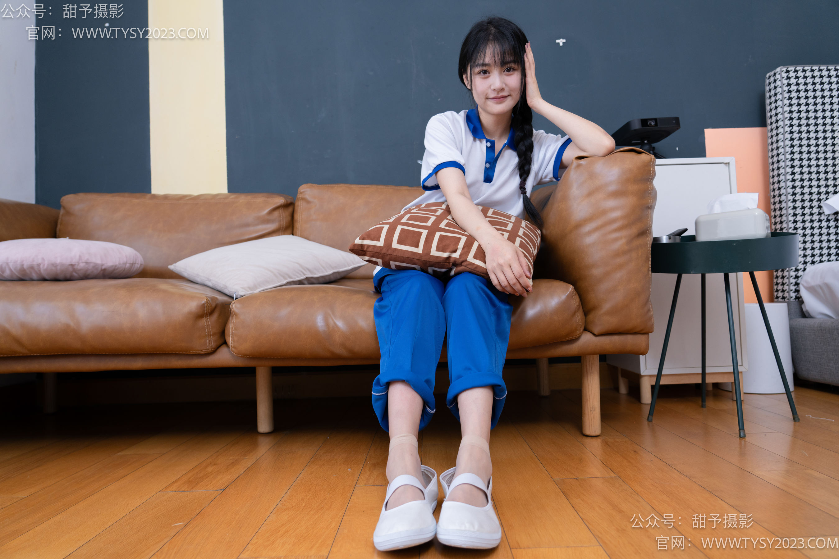 甜予摄影 No.091 澜澜 -校服、白布鞋、板鞋、白棉袜、短肉丝、裸足/(135P)