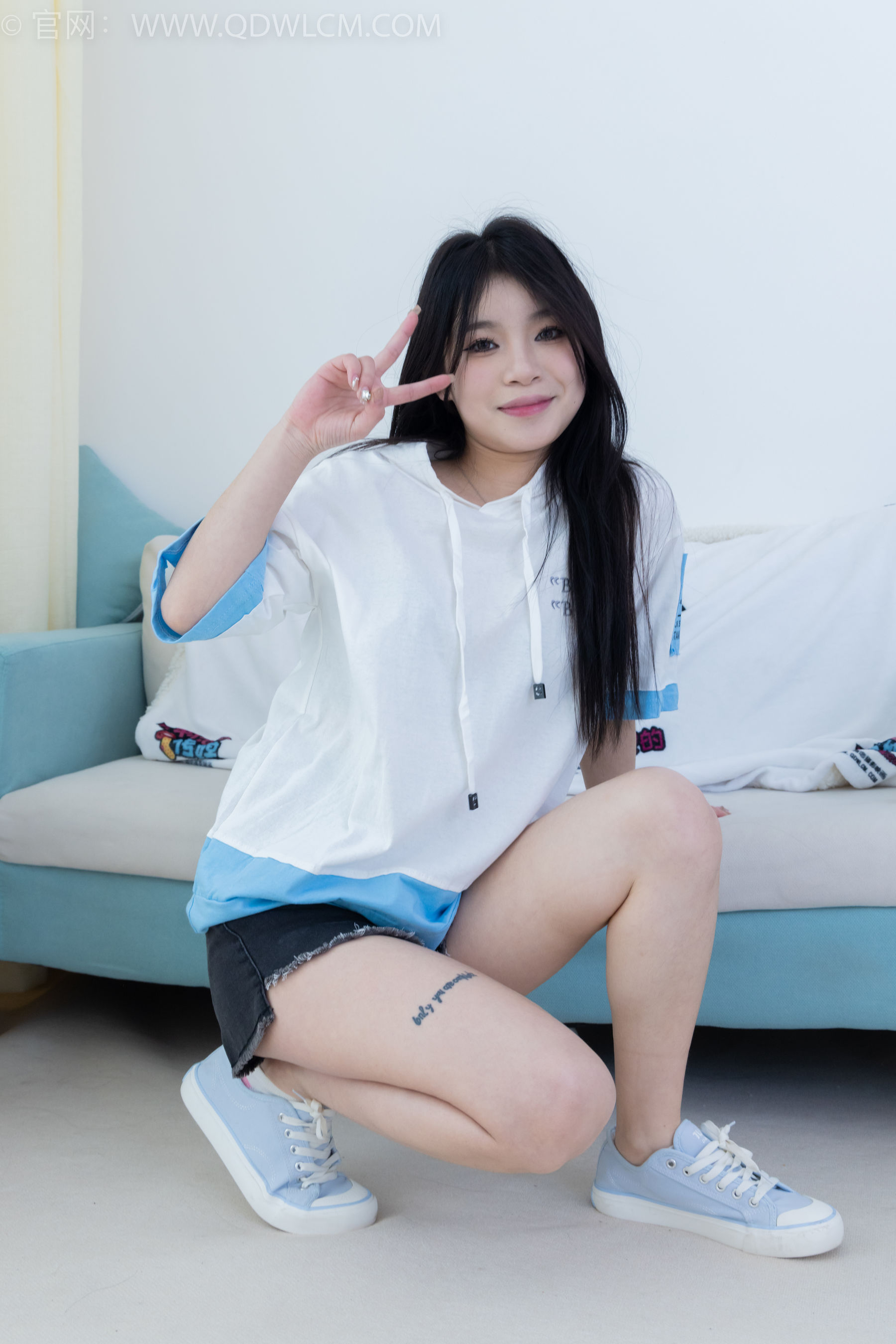 物恋传媒 No.2176 闪闪 -牵你的手/(180P)