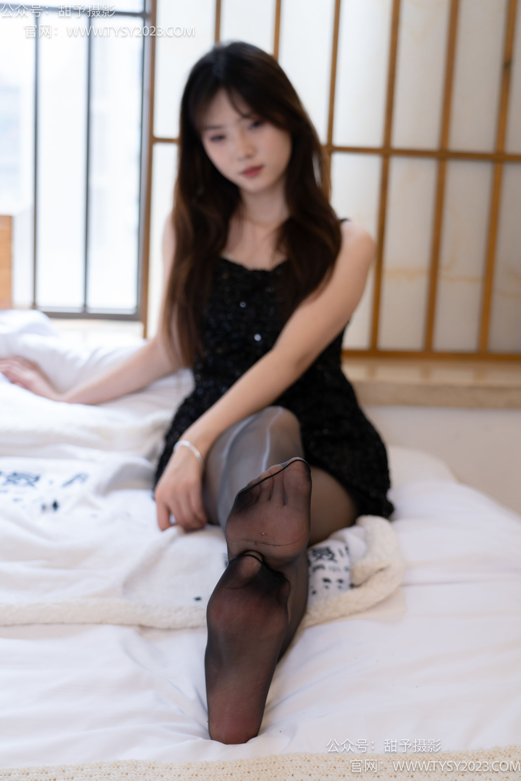 甜予摄影 No.086 璇璇 -高跟鞋、油亮黑丝/(153P)