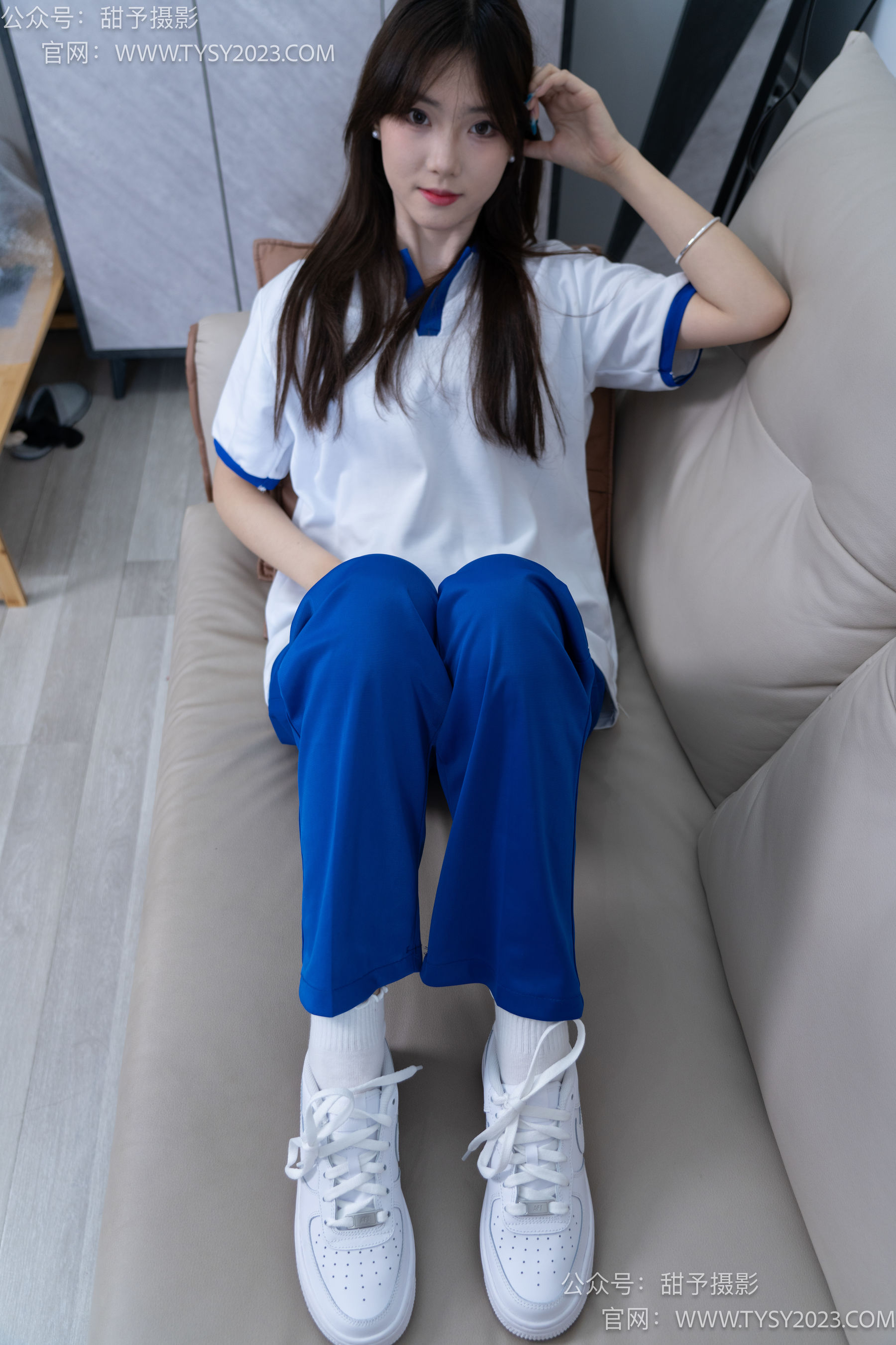 甜予摄影 No.098 璇璇 -校服、板鞋、白棉袜、肉丝（脚尖加固款）/(135P)