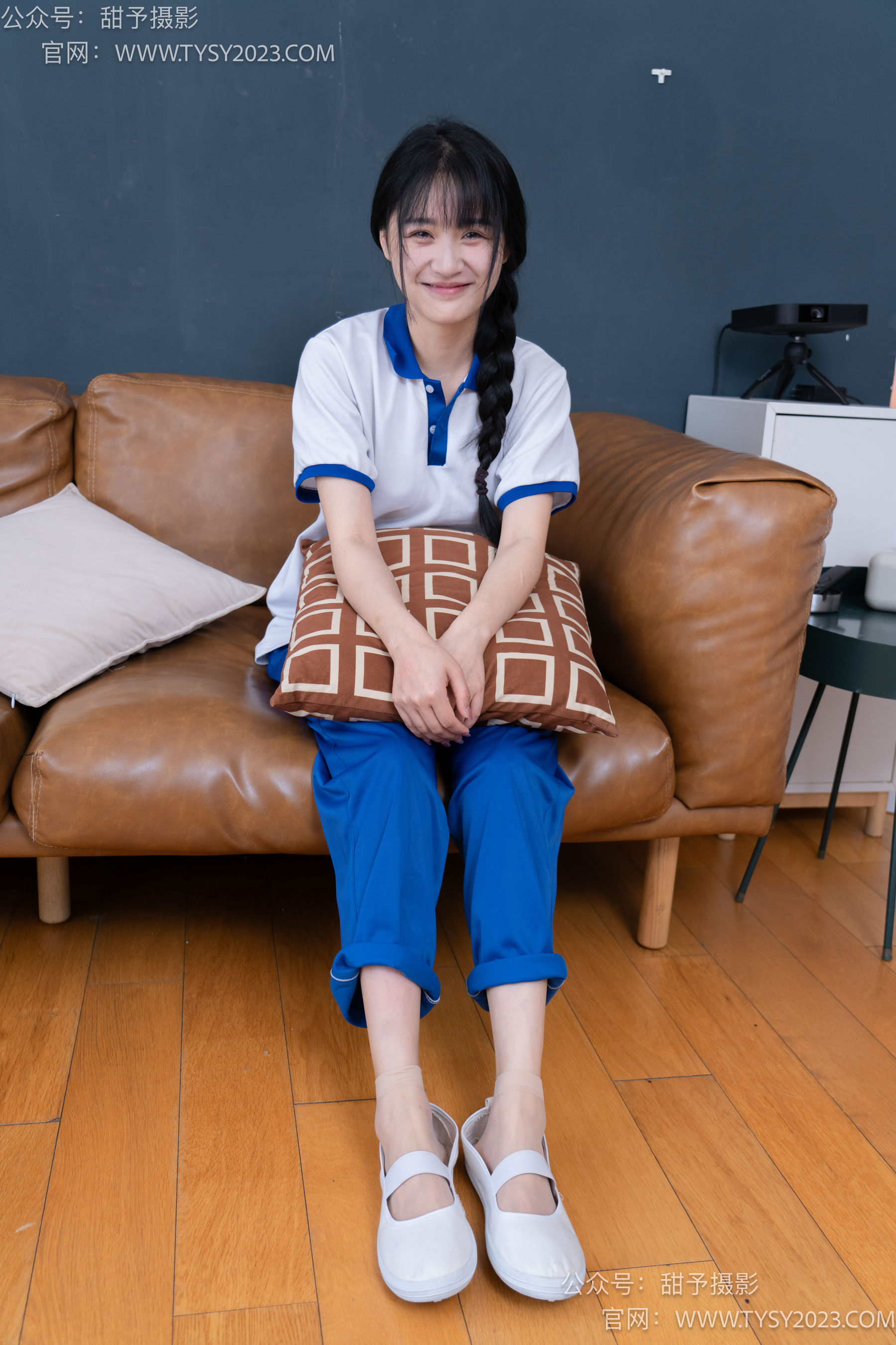甜予摄影 No.091 澜澜 -校服、白布鞋、板鞋、白棉袜、短肉丝、裸足/(135P)