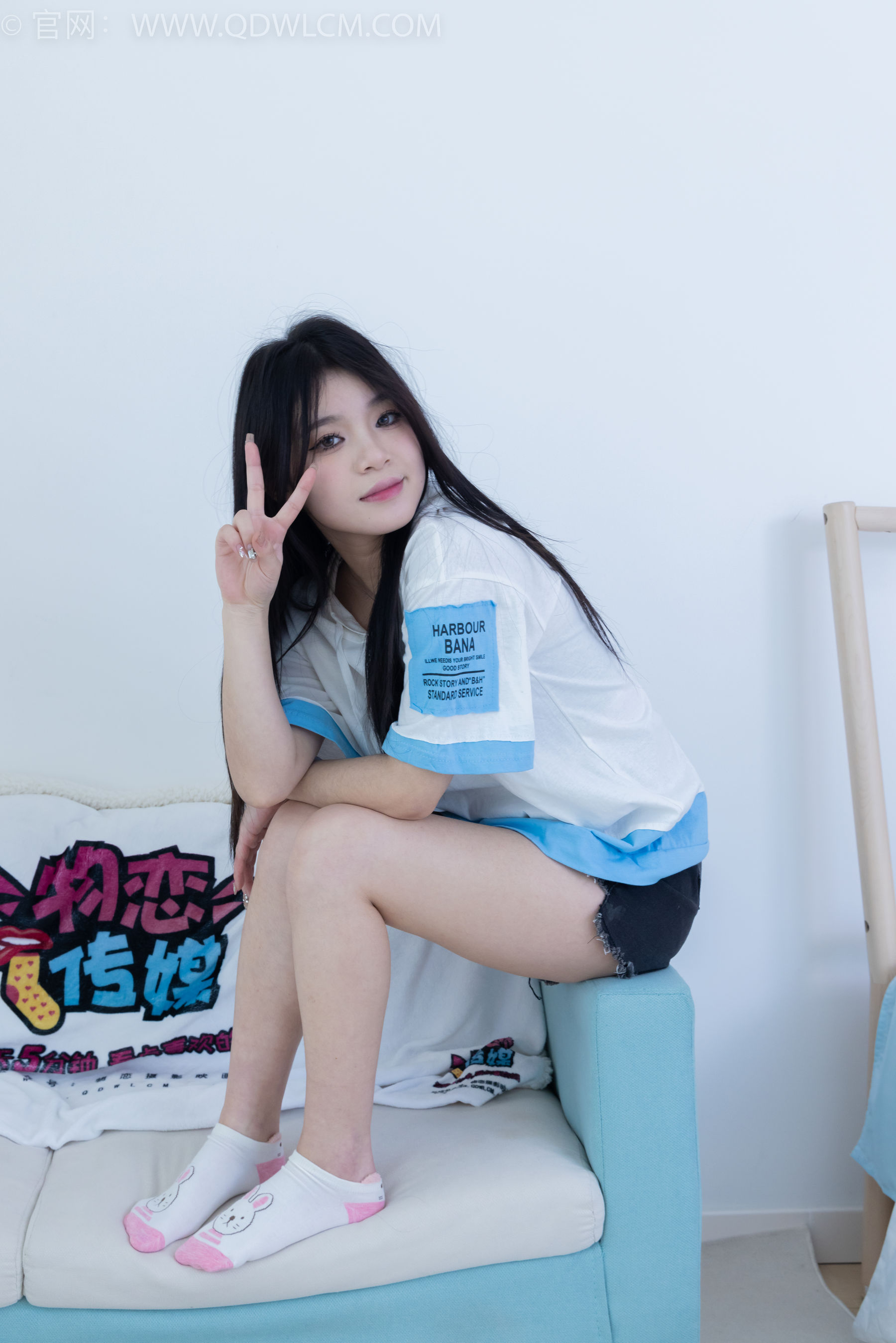 物恋传媒 No.2176 闪闪 -牵你的手/(180P)