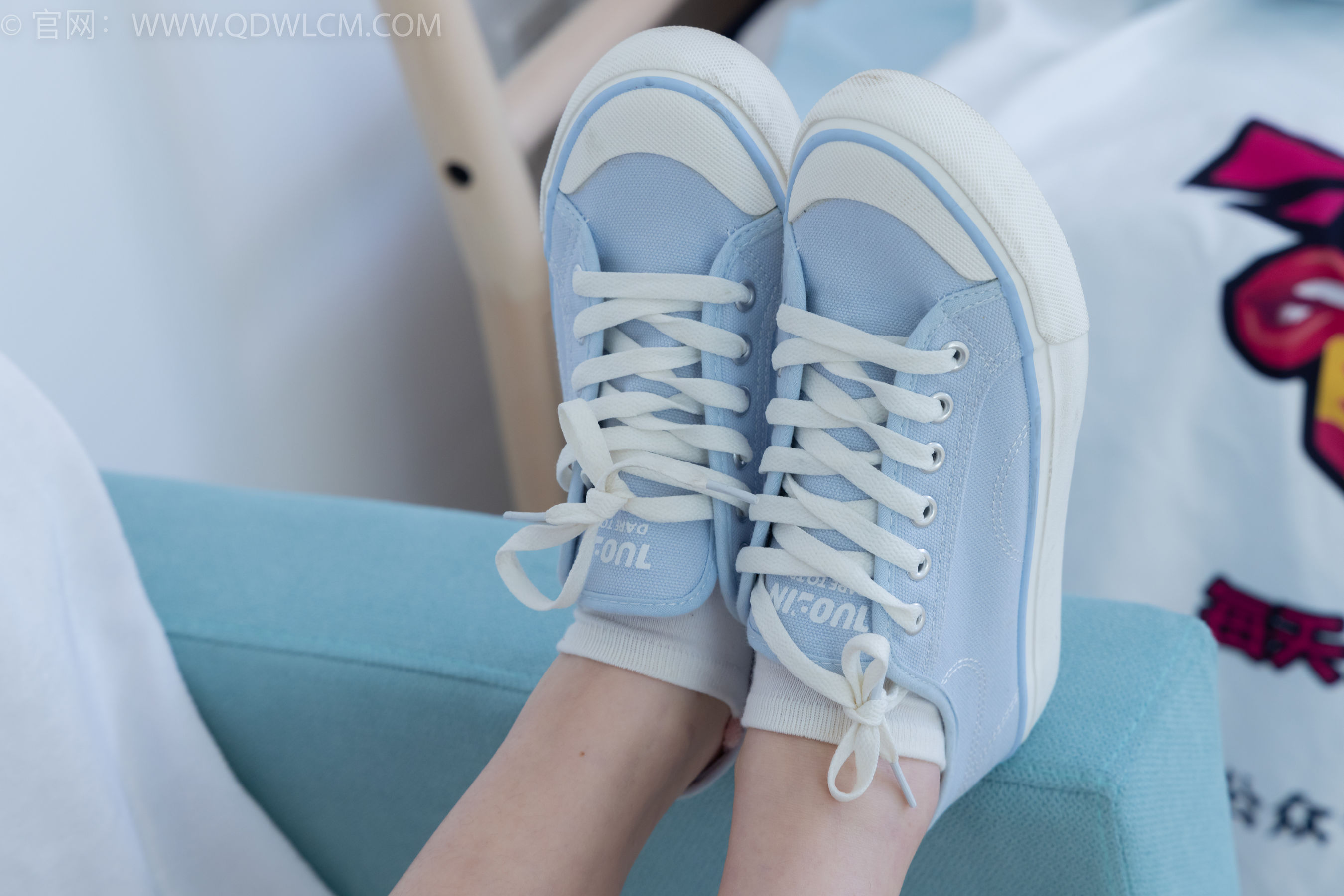 物恋传媒 No.2176 闪闪 -牵你的手/(180P)