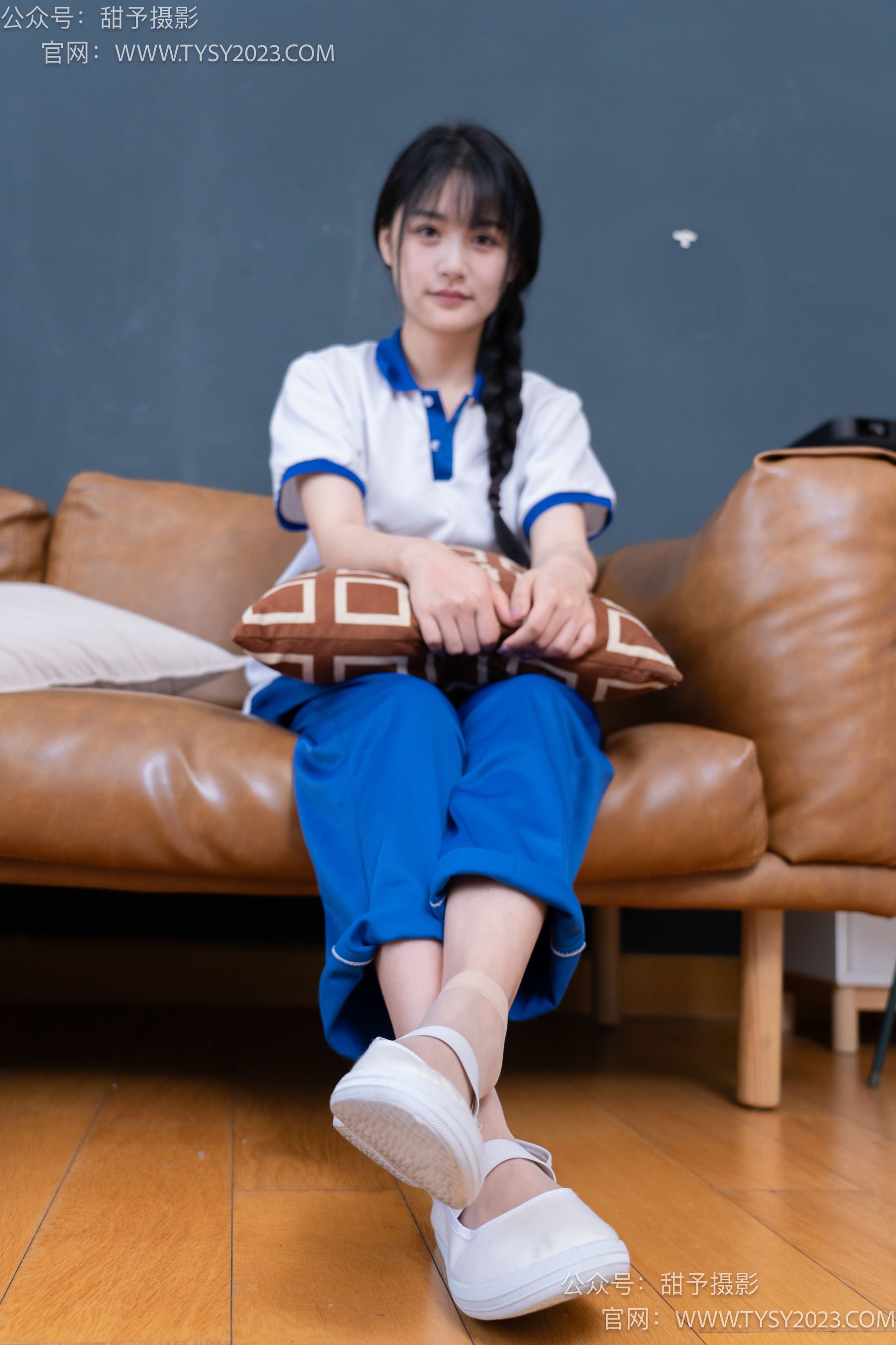 甜予摄影 No.091 澜澜 -校服、白布鞋、板鞋、白棉袜、短肉丝、裸足/(135P)