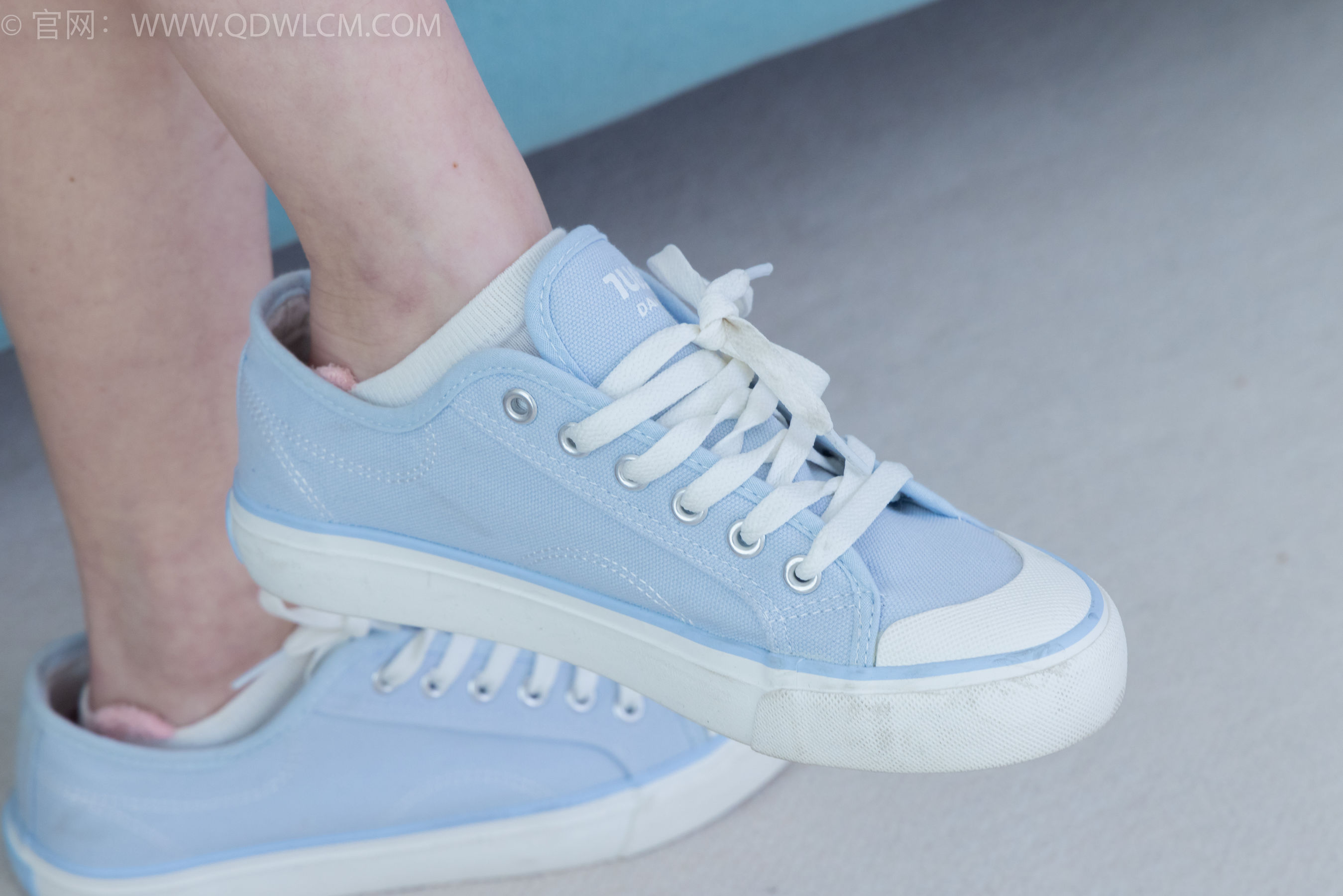 物恋传媒 No.2176 闪闪 -牵你的手/(180P)