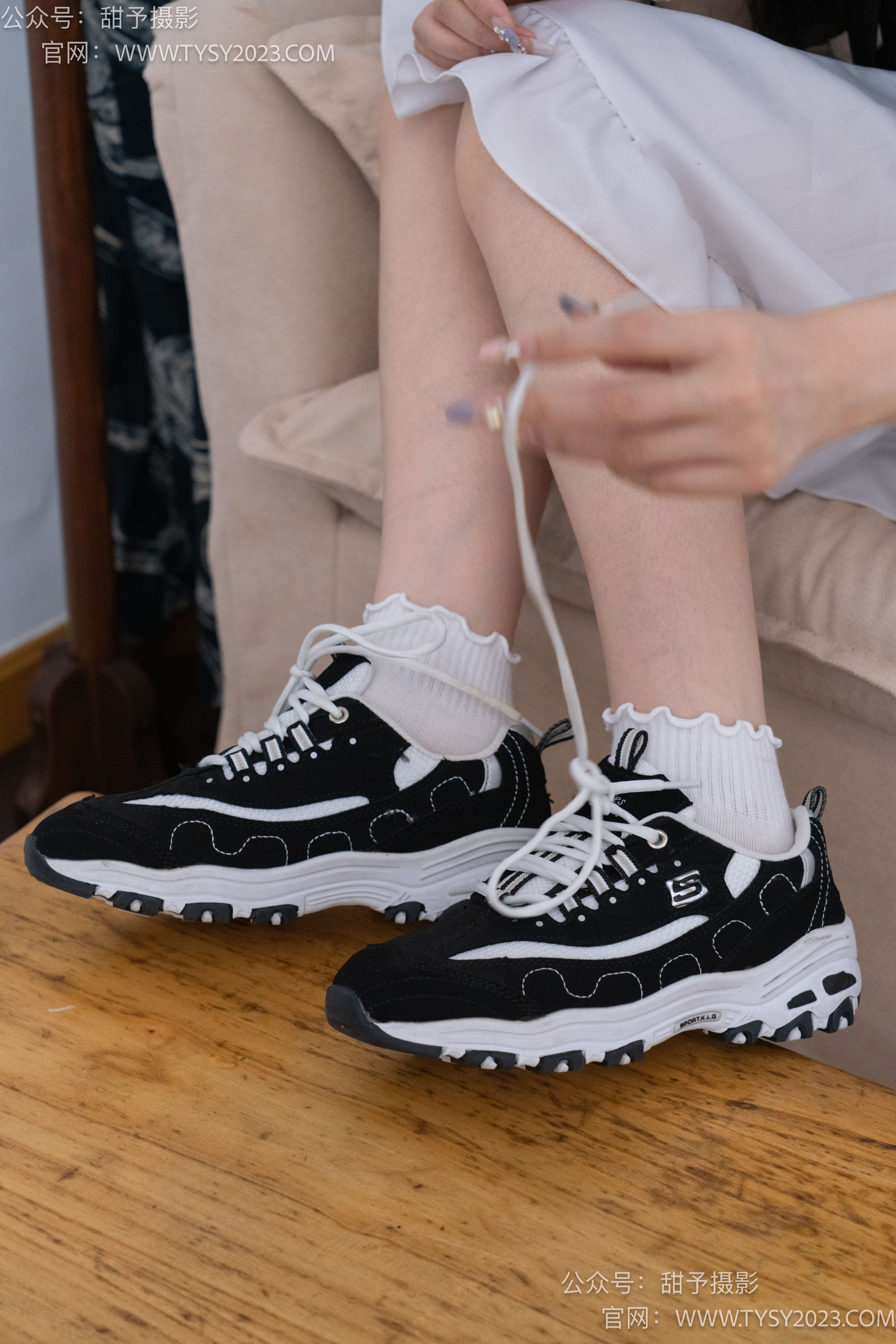 甜予摄影 No.083 璇璇 -运动鞋、白棉袜、裸足/(133P)