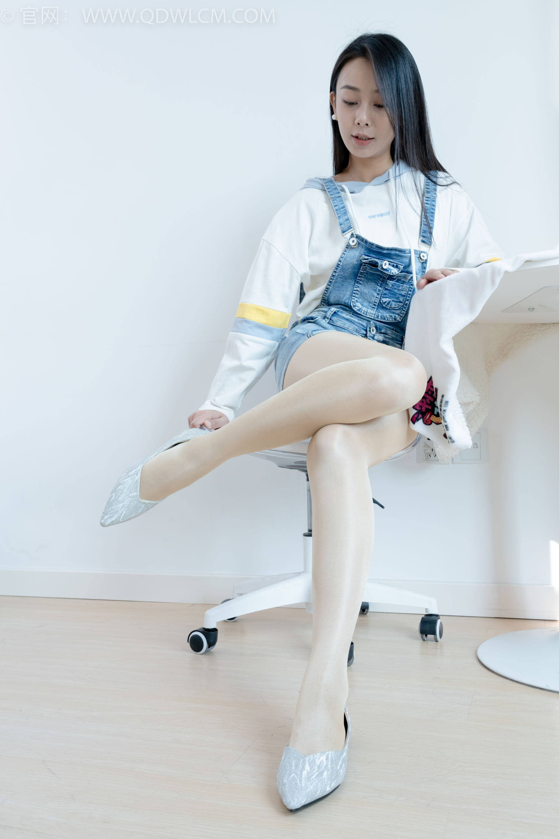 物恋传媒 No.2173 兰兰 -初秋的街头/(165P)