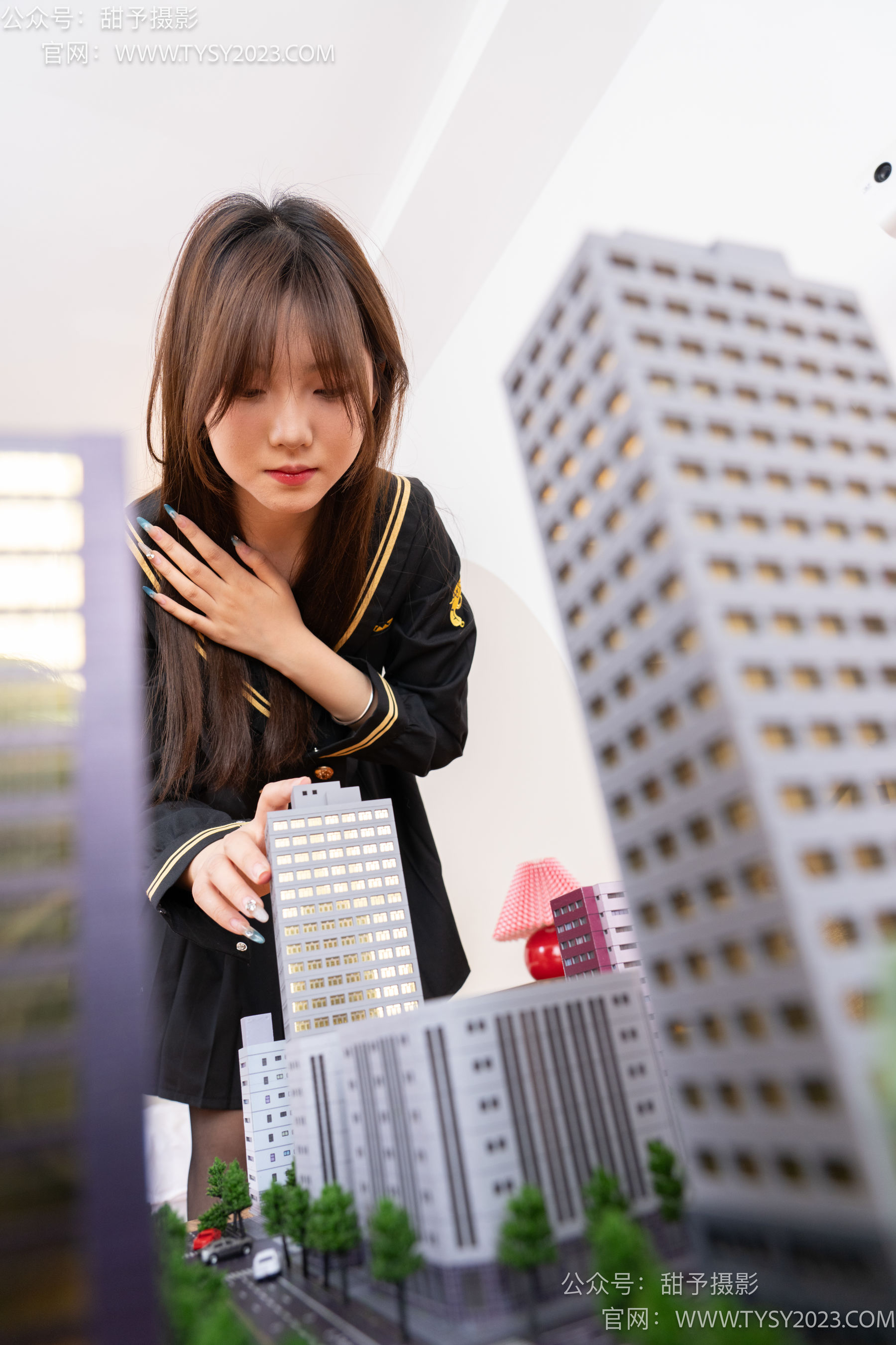 甜予摄影 No.077 璇璇 -JK制服、凉爽高跟鞋、嘿丝（脚尖透明款）、小人国剧情/(128P)