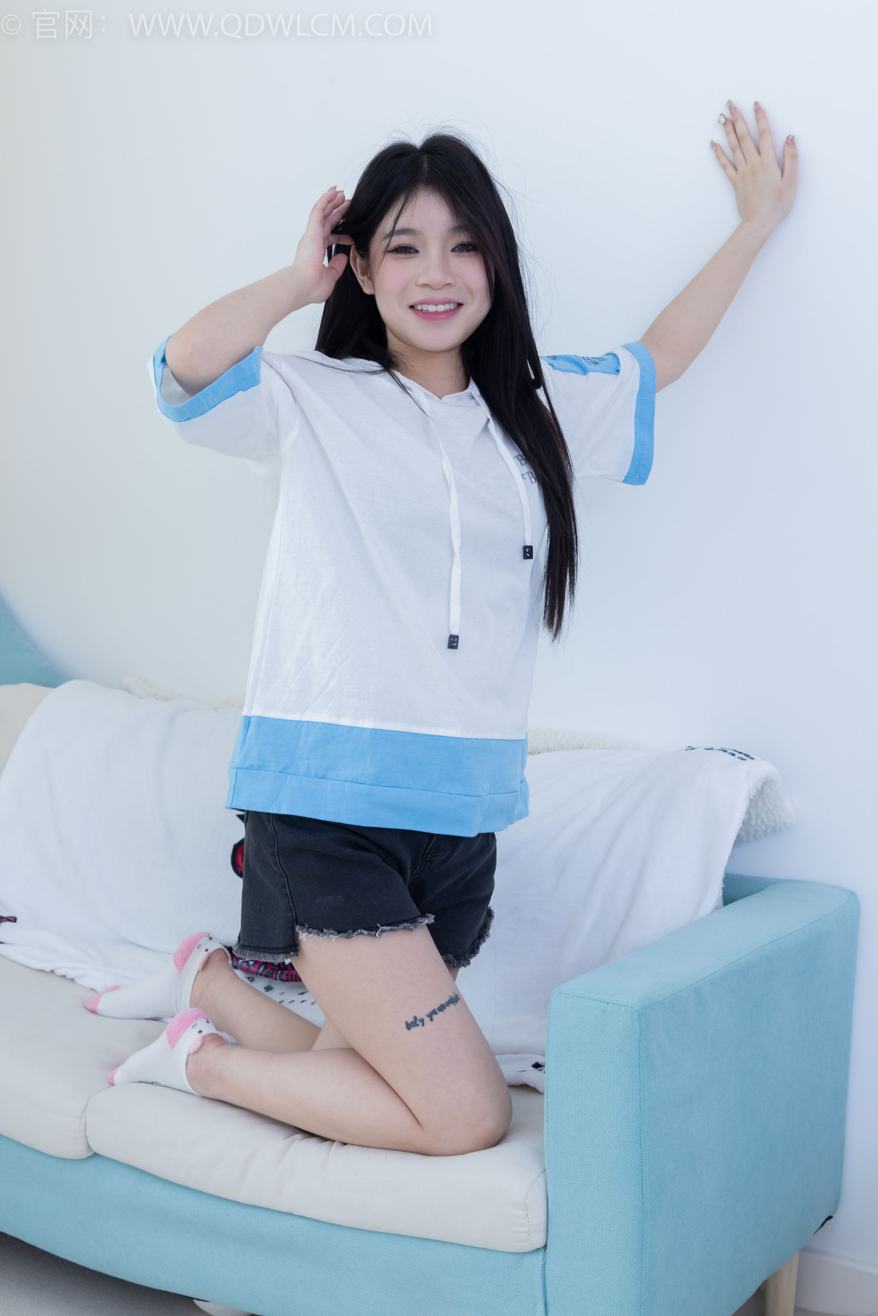 物恋传媒 No.2176 闪闪 -牵你的手/(180P)