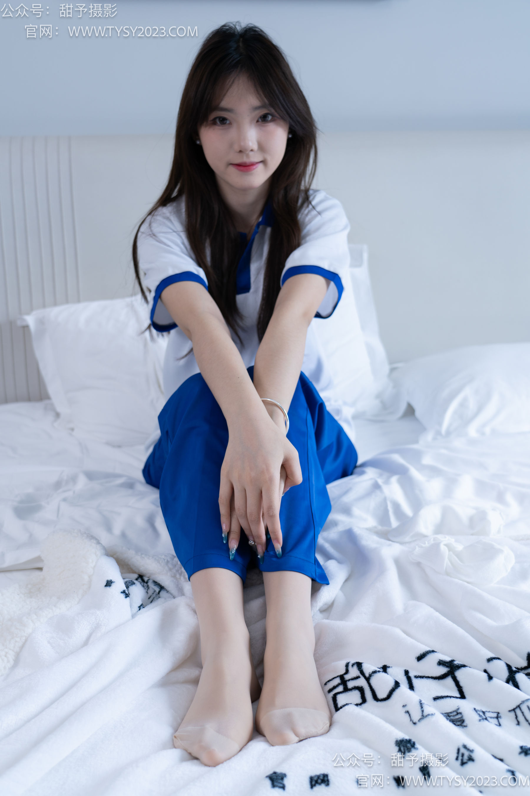 甜予摄影 No.098 璇璇 -校服、板鞋、白棉袜、肉丝（脚尖加固款）/(135P)