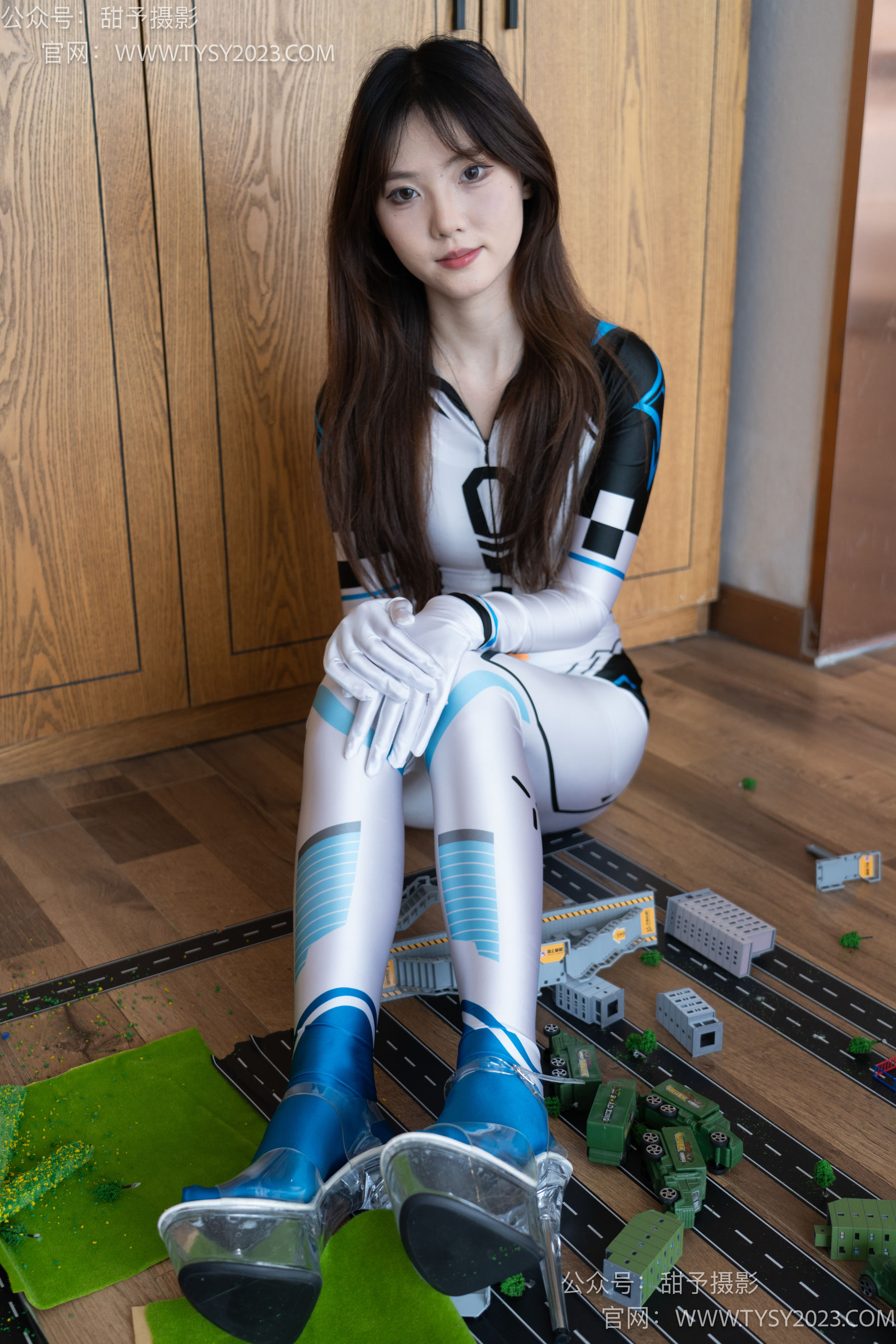 甜予摄影 No.092 璇璇 -连脚cos服、透明高跟鞋、小人国剧情/(140P)
