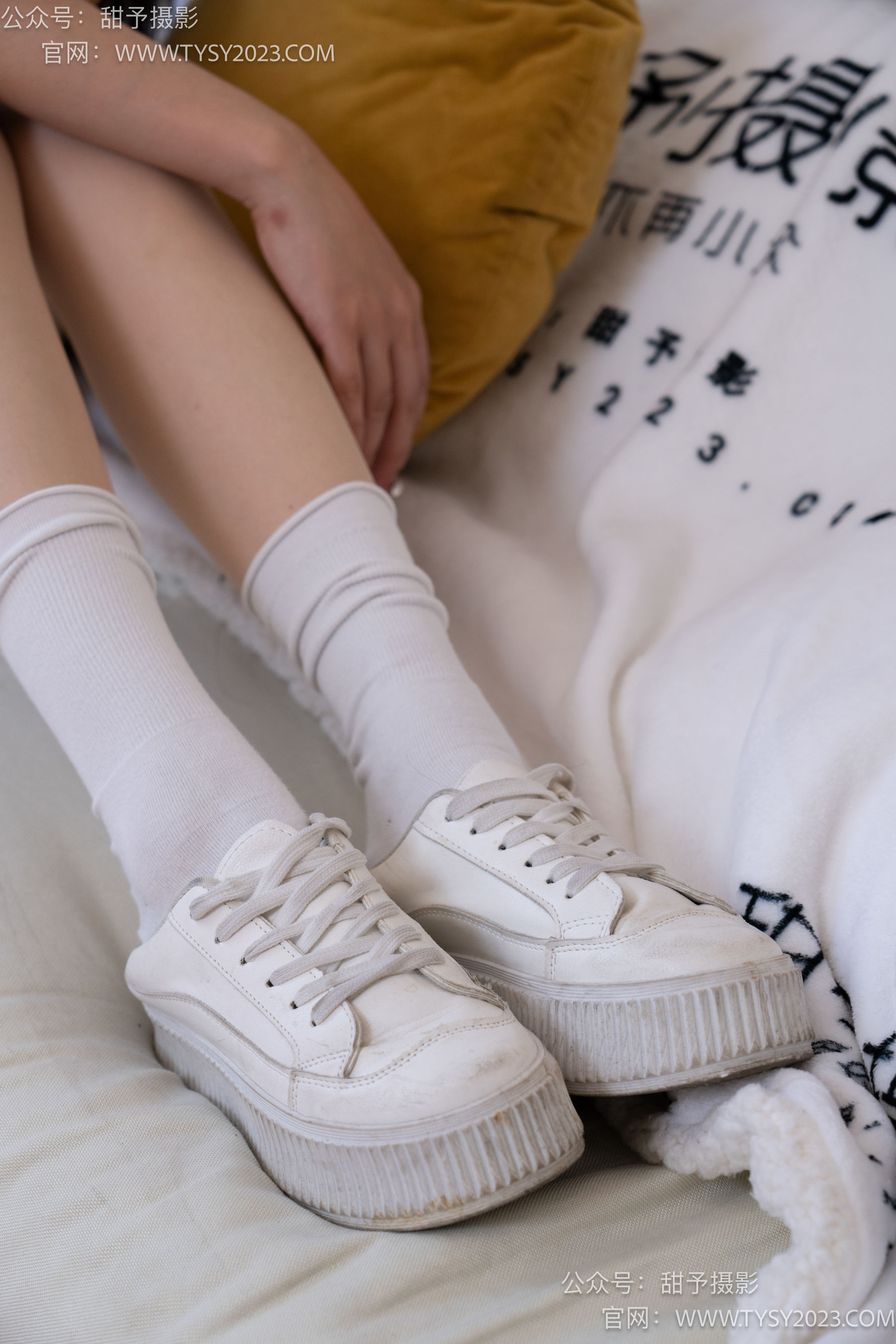 甜予摄影 No.096 澜澜 -板鞋、白棉袜、肉丝（脚尖加固款）/(130P)