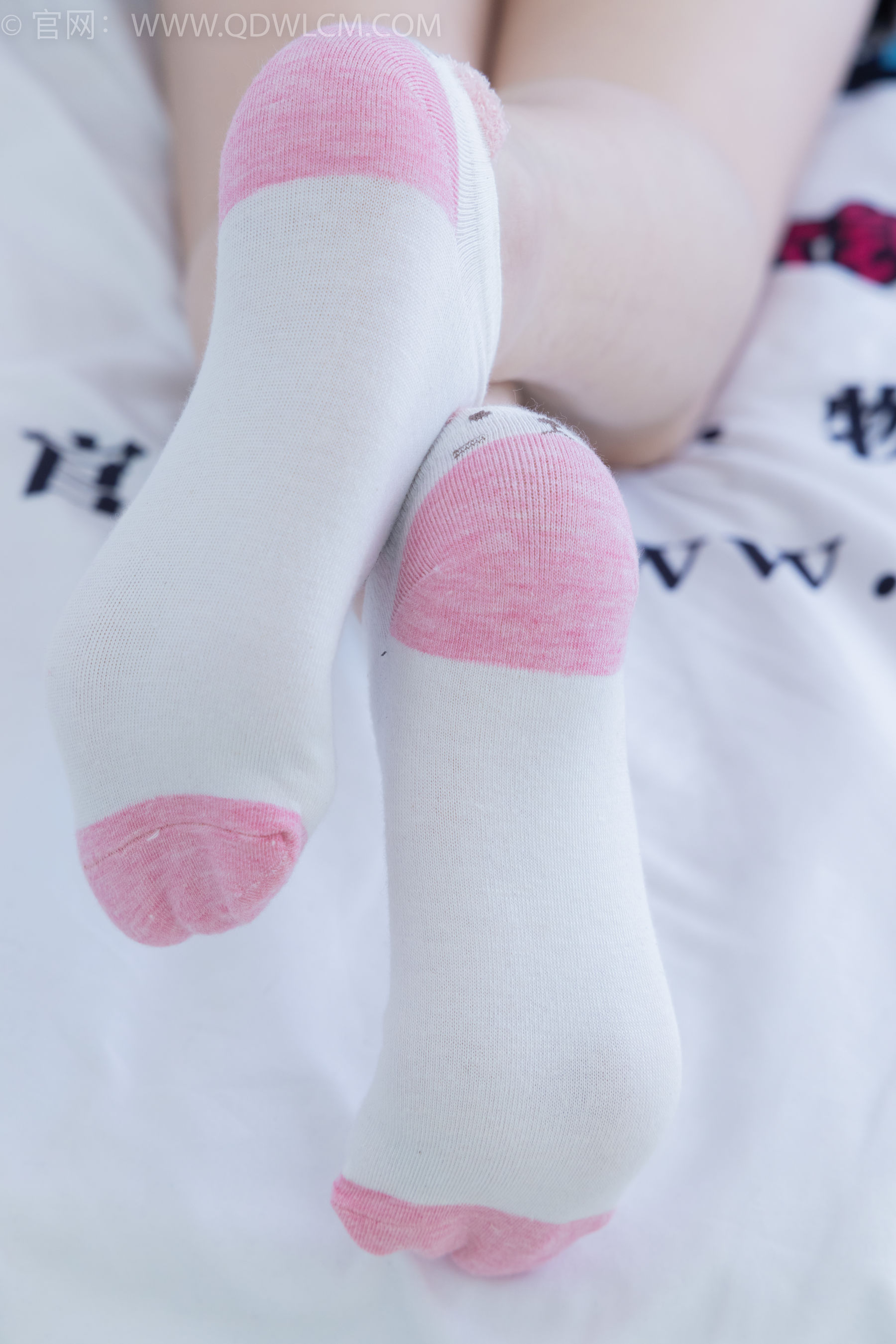 物恋传媒 No.2176 闪闪 -牵你的手/(180P)