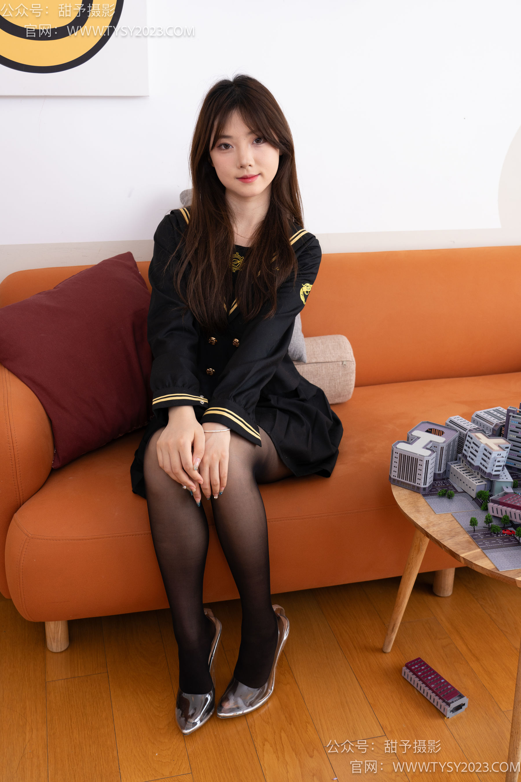 甜予摄影 No.077 璇璇 -JK制服、凉爽高跟鞋、嘿丝（脚尖透明款）、小人国剧情/(128P)