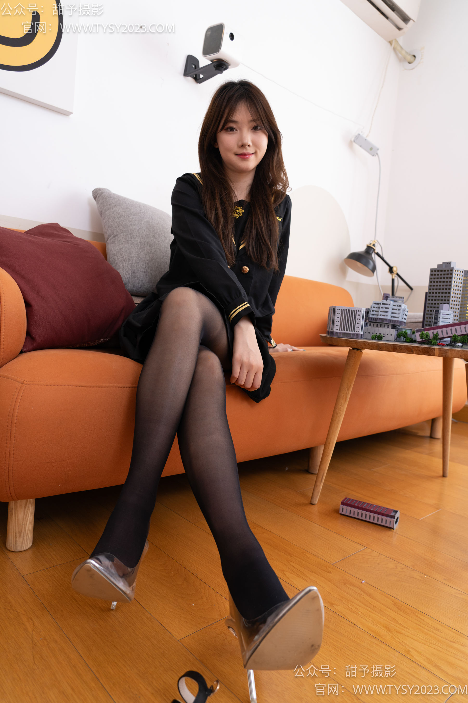 甜予摄影 No.077 璇璇 -JK制服、凉爽高跟鞋、嘿丝（脚尖透明款）、小人国剧情/(128P)
