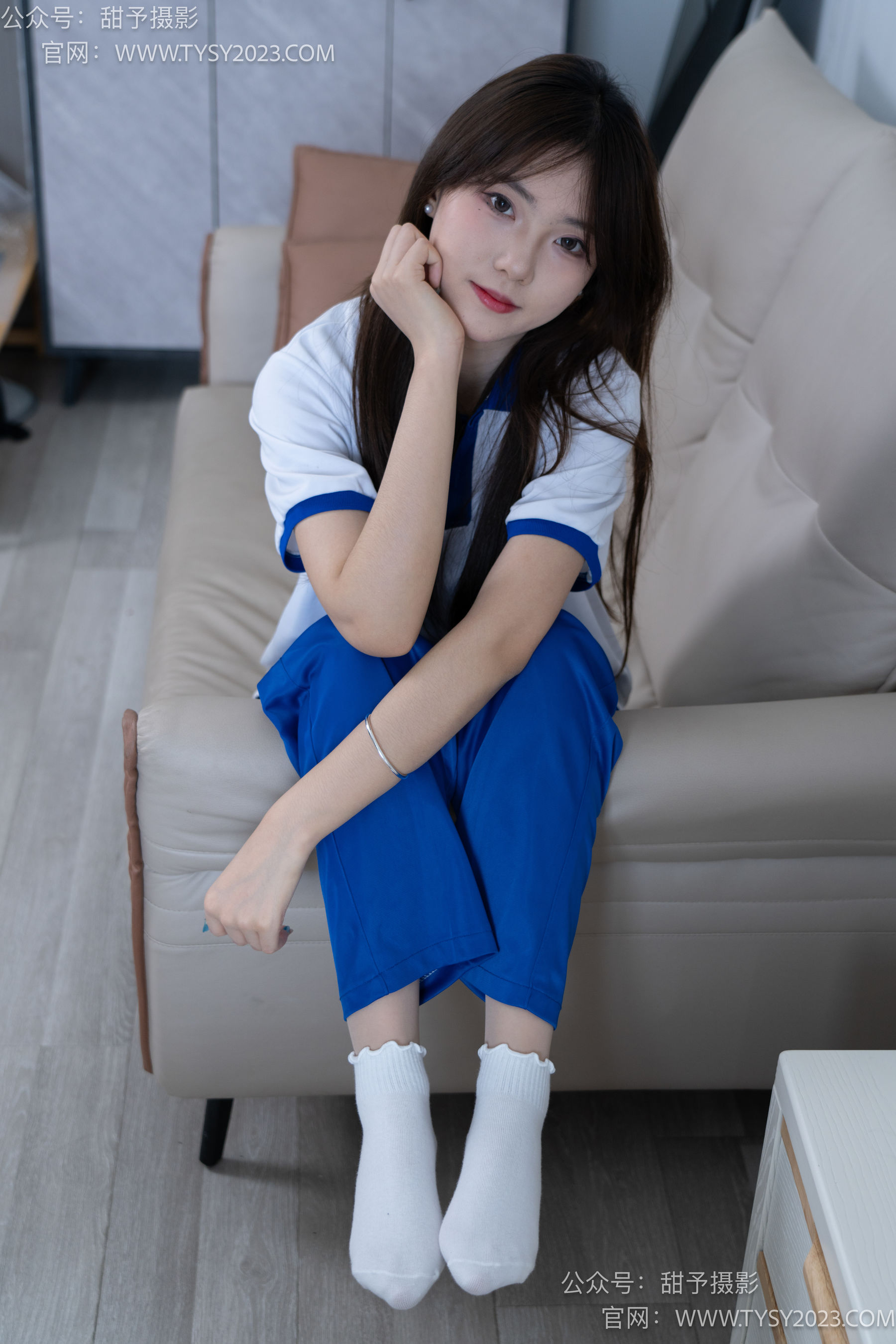 甜予摄影 No.098 璇璇 -校服、板鞋、白棉袜、肉丝（脚尖加固款）/(135P)