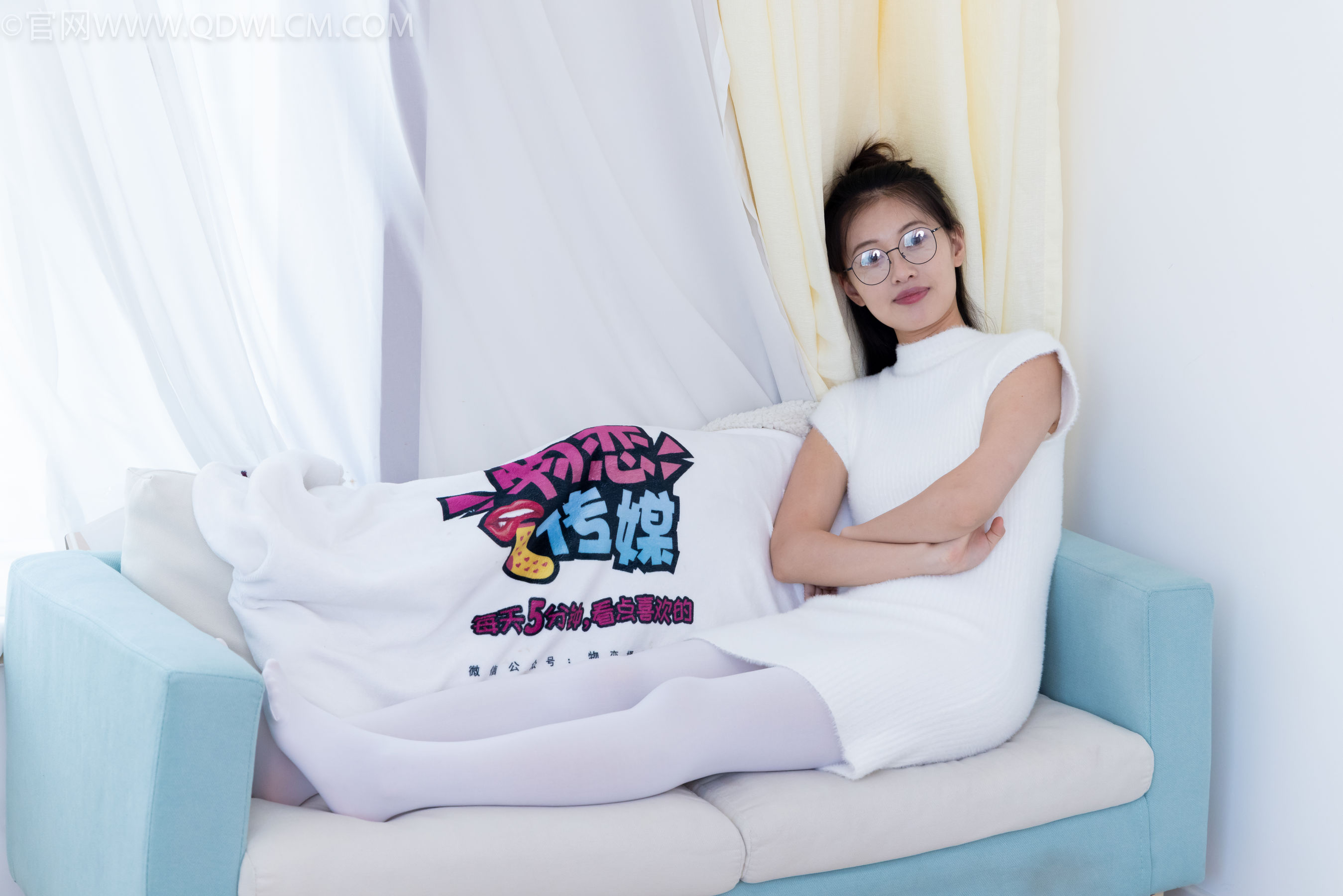 物恋传媒 No.2144 小优 -风吹叶落/(156P)