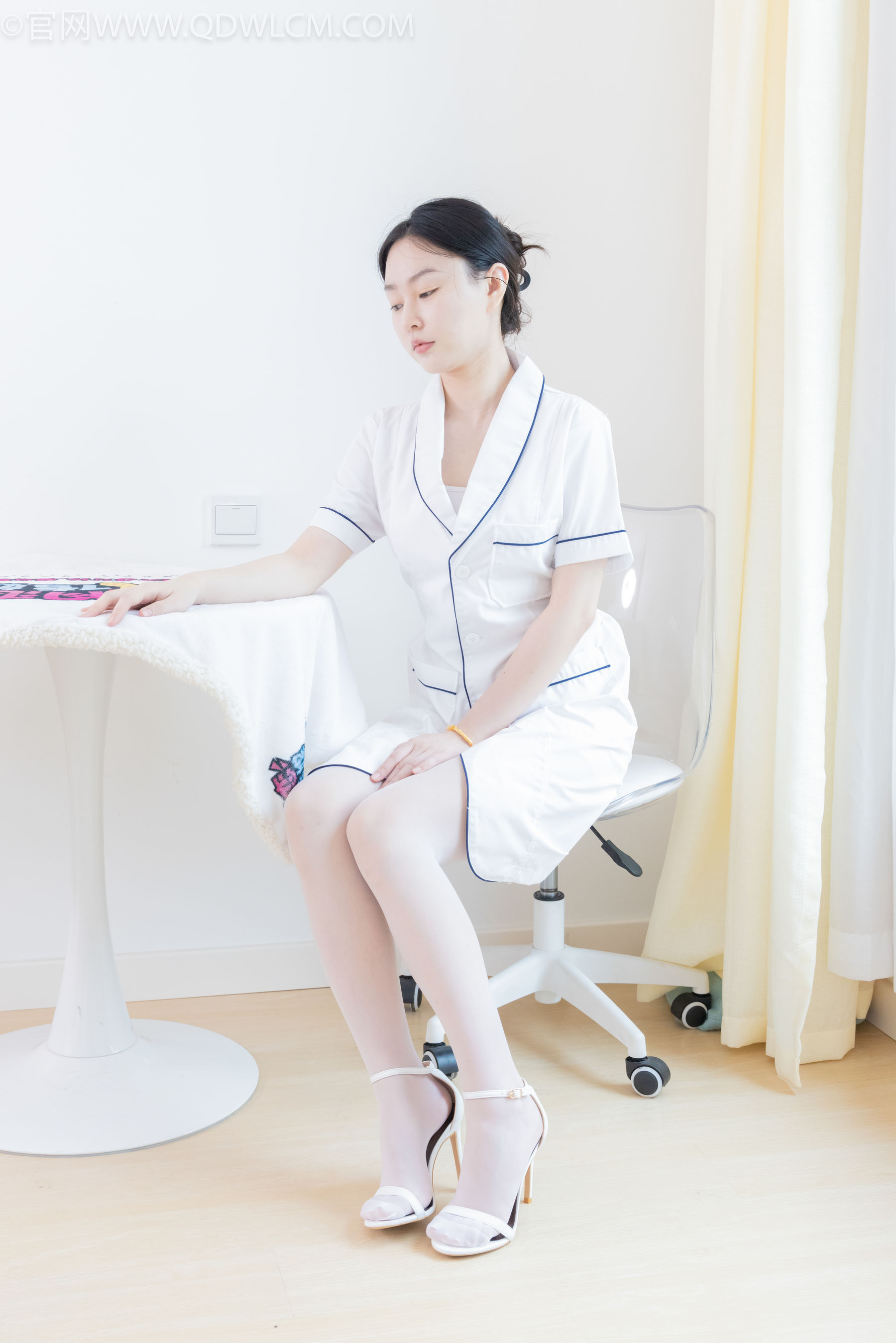 物恋传媒 No.2142 美兔 -纯与白/(150P)