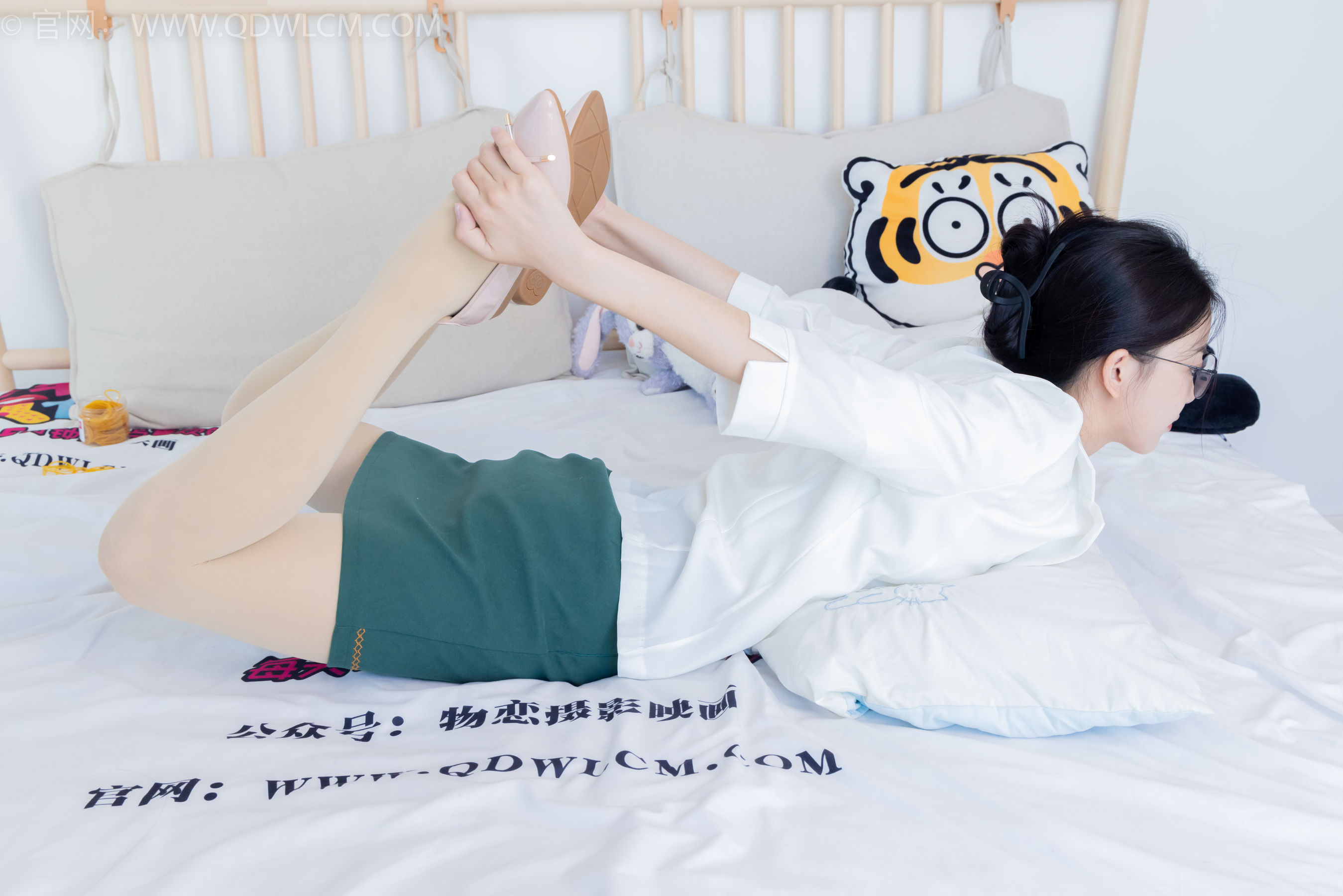 物恋传媒 No.2157 茯苓 -明亮而不刺眼/(150P)