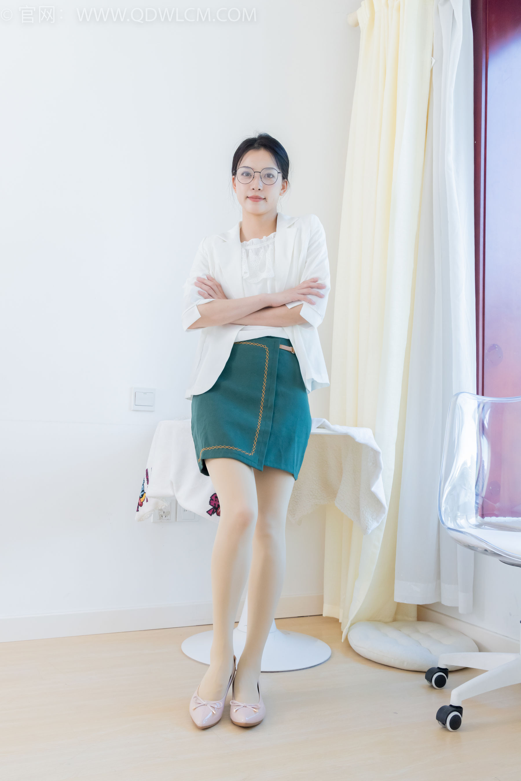 物恋传媒 No.2157 茯苓 -明亮而不刺眼/(150P)