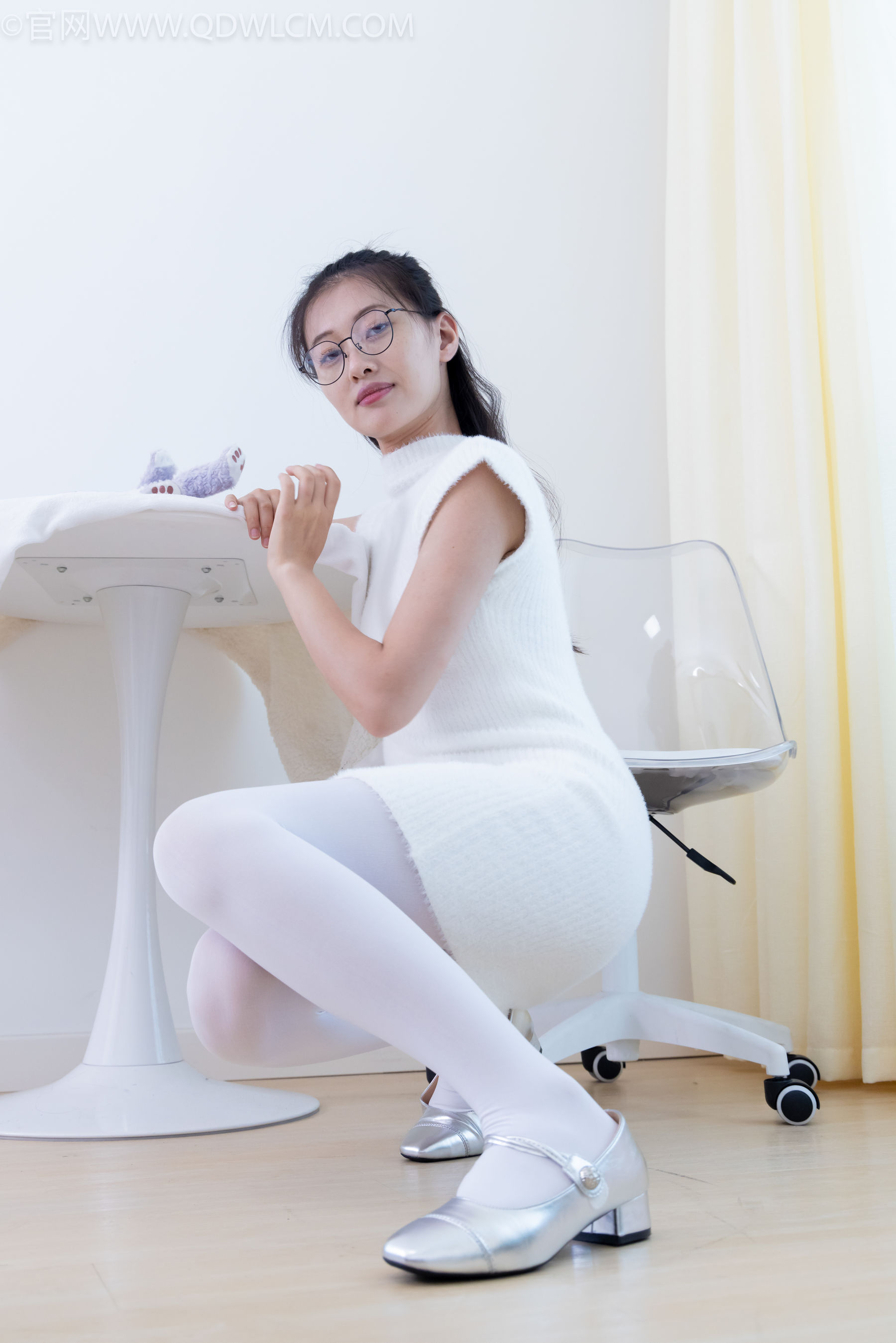 物恋传媒 No.2144 小优 -风吹叶落/(156P)