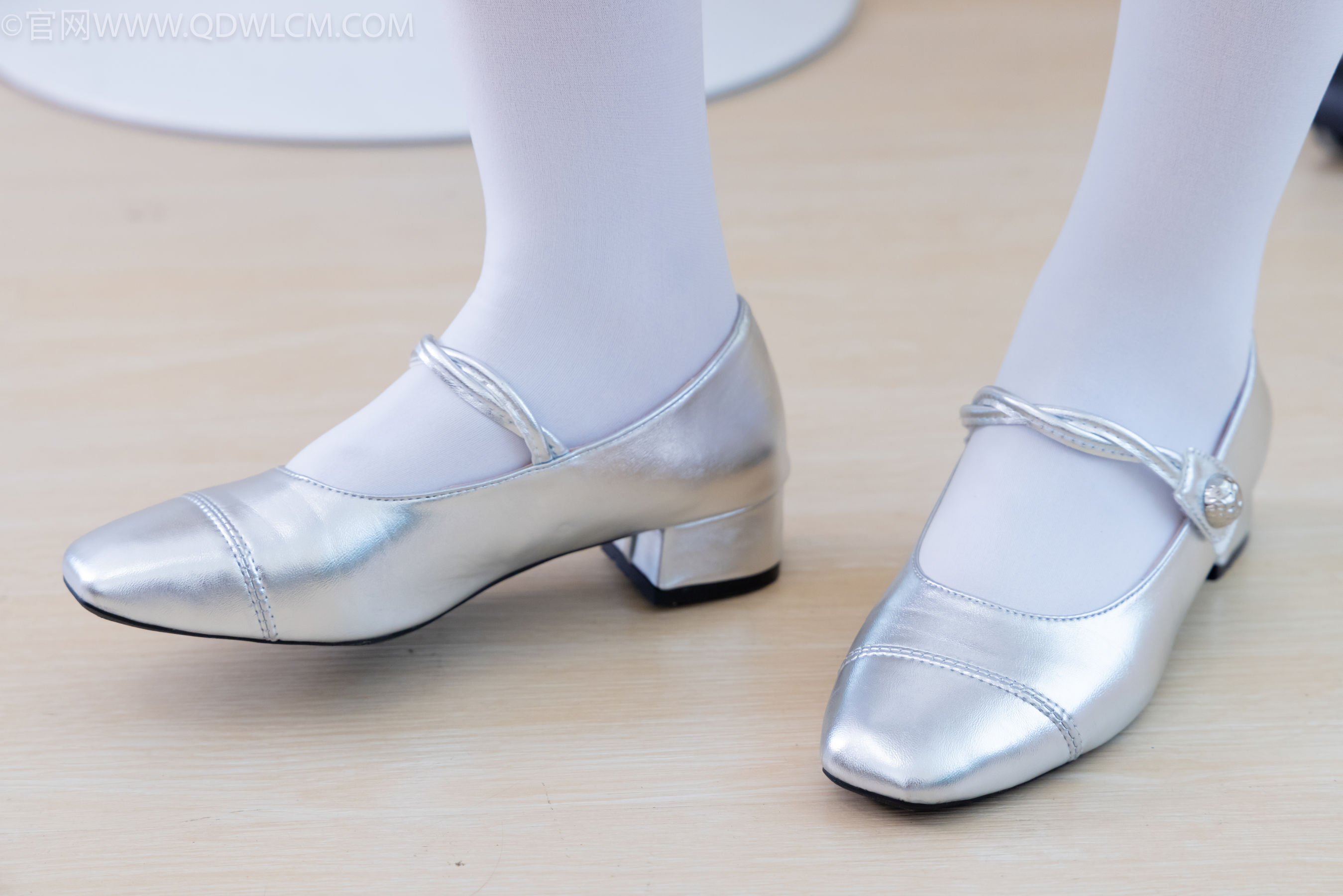 物恋传媒 No.2144 小优 -风吹叶落/(156P)