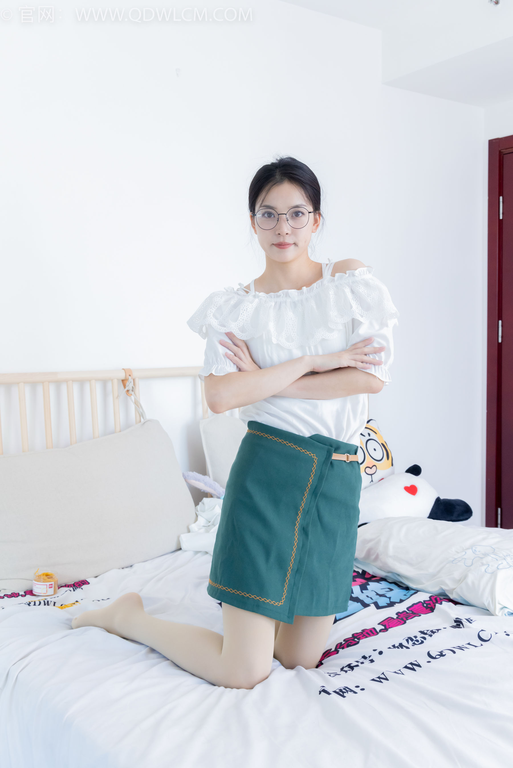 物恋传媒 No.2157 茯苓 -明亮而不刺眼/(150P)