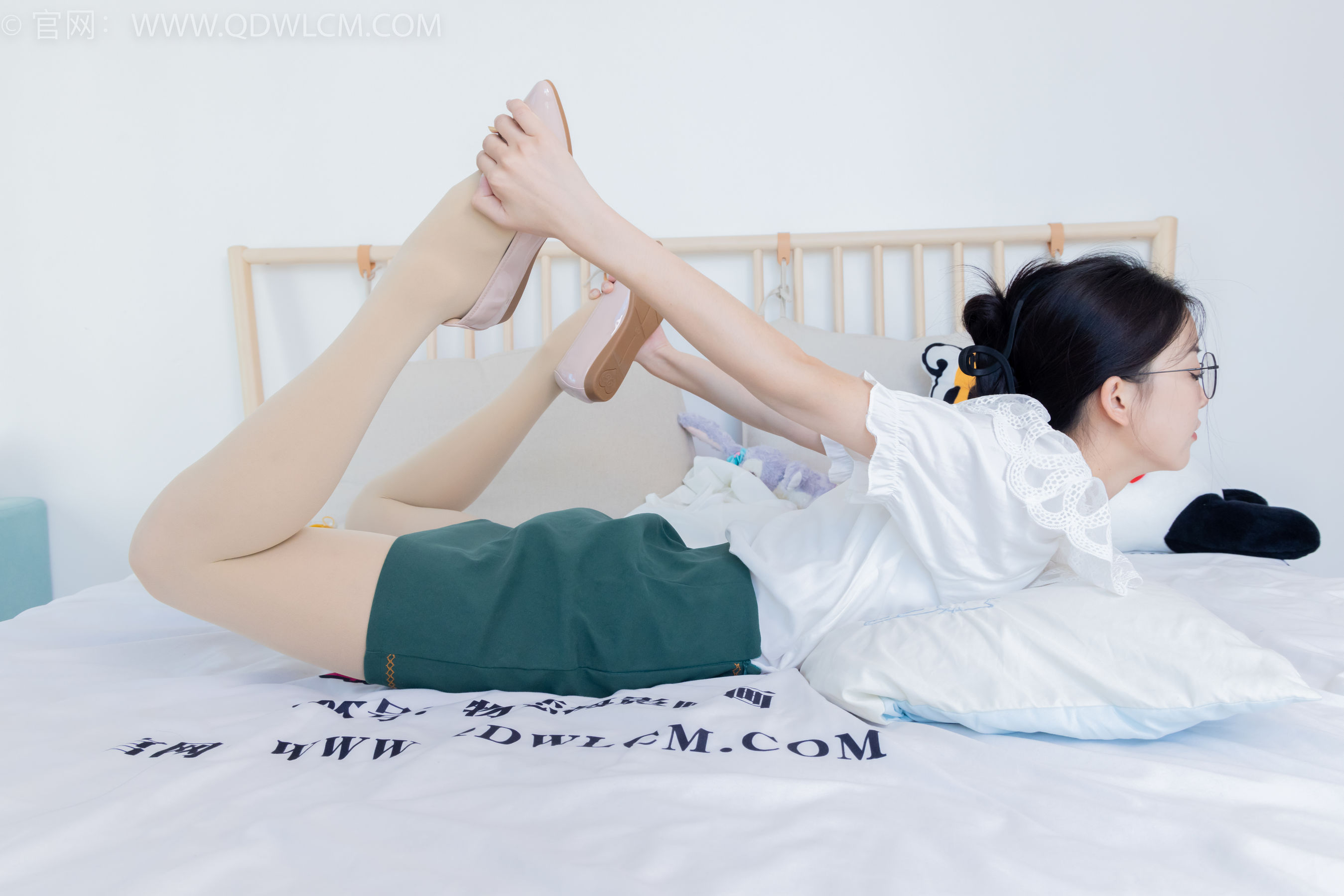 物恋传媒 No.2157 茯苓 -明亮而不刺眼/(150P)