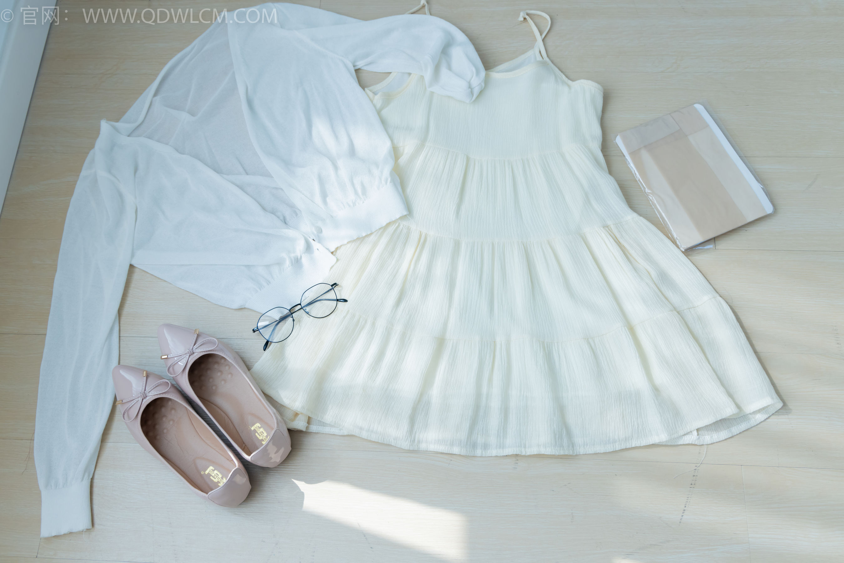 物恋传媒 No.2155 小新 -足够的勇气/(150P)